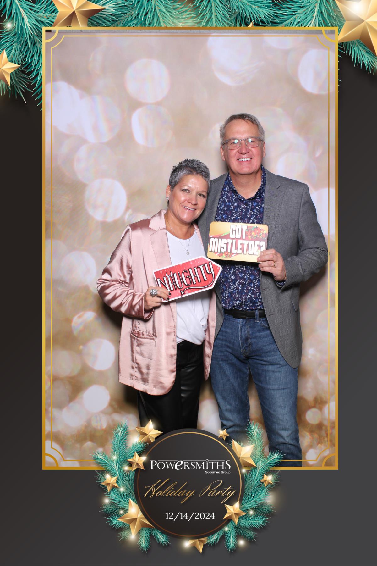 Powersmiths Holiday Party | View more photos from the event at gallery.myselfiemirror.ca/u/romanmyselfiemirrorca/Powersmiths-Holiday-Party