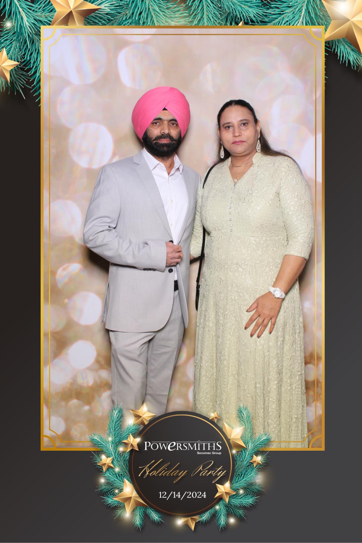 Powersmiths Holiday Party | View more photos from the event at gallery.myselfiemirror.ca/u/romanmyselfiemirrorca/Powersmiths-Holiday-Party