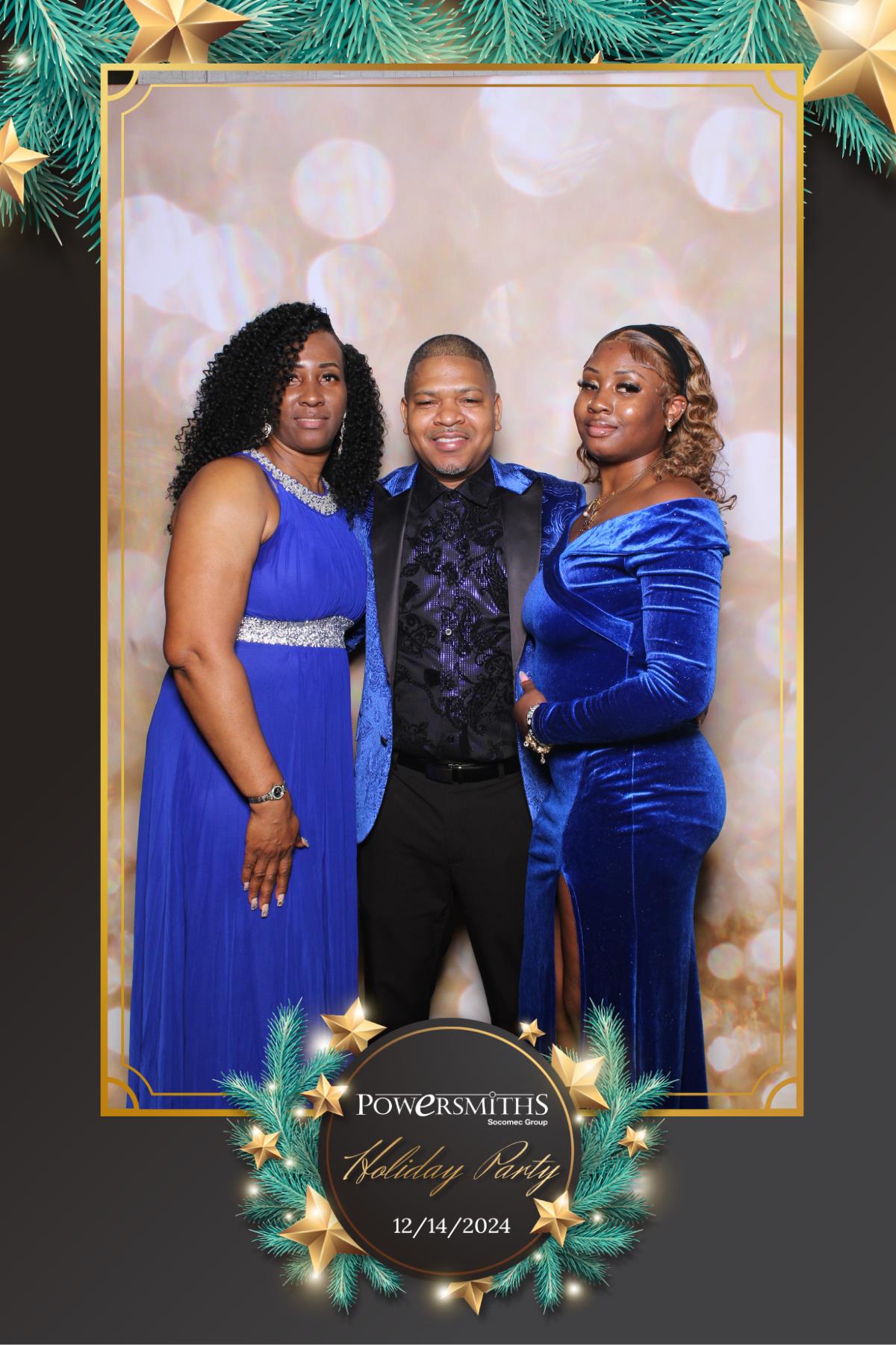 Powersmiths Holiday Party | View more photos from the event at gallery.myselfiemirror.ca/u/romanmyselfiemirrorca/Powersmiths-Holiday-Party