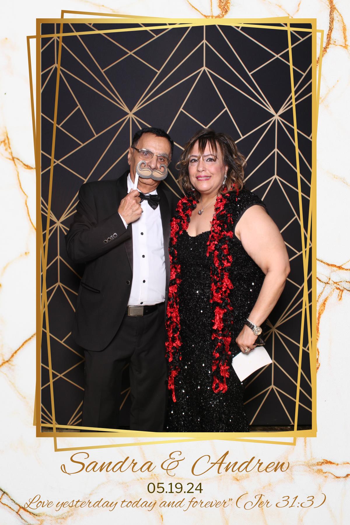 Sandra and Andrew | View more photos from the event at gallery.myselfiemirror.ca/u/romanmyselfiemirrorca/Sandra-and-Andrew