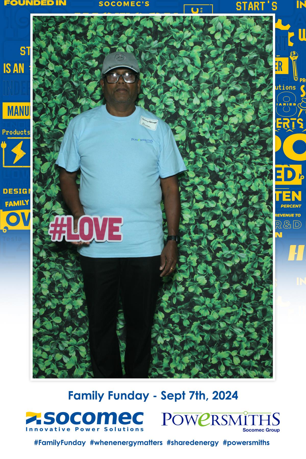 Socomec Family Fun Day  | View more photos from the event at gallery.myselfiemirror.ca/u/romanmyselfiemirrorca/Socomec-Family-Fun-Day