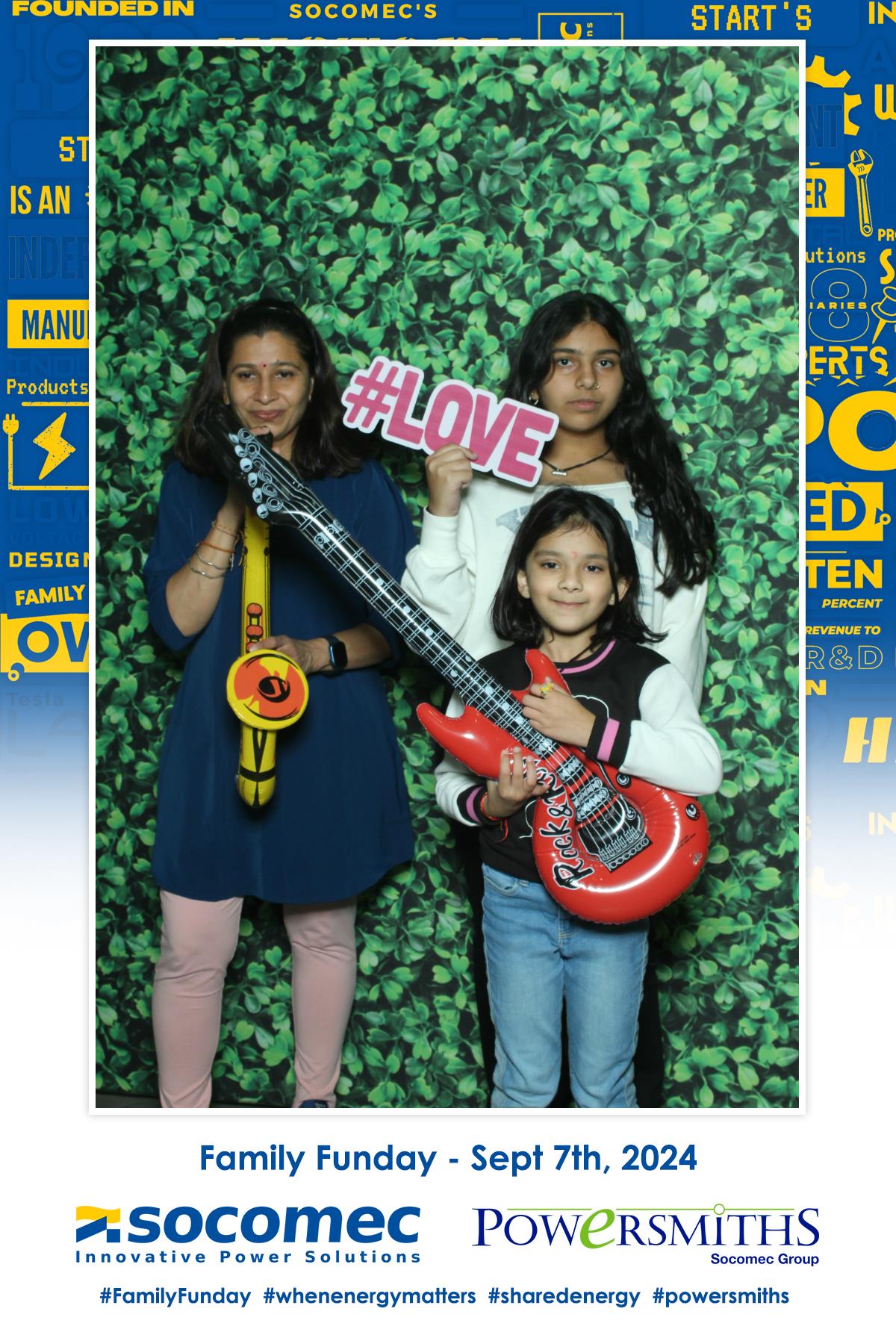 Socomec Family Fun Day  | View more photos from the event at gallery.myselfiemirror.ca/u/romanmyselfiemirrorca/Socomec-Family-Fun-Day