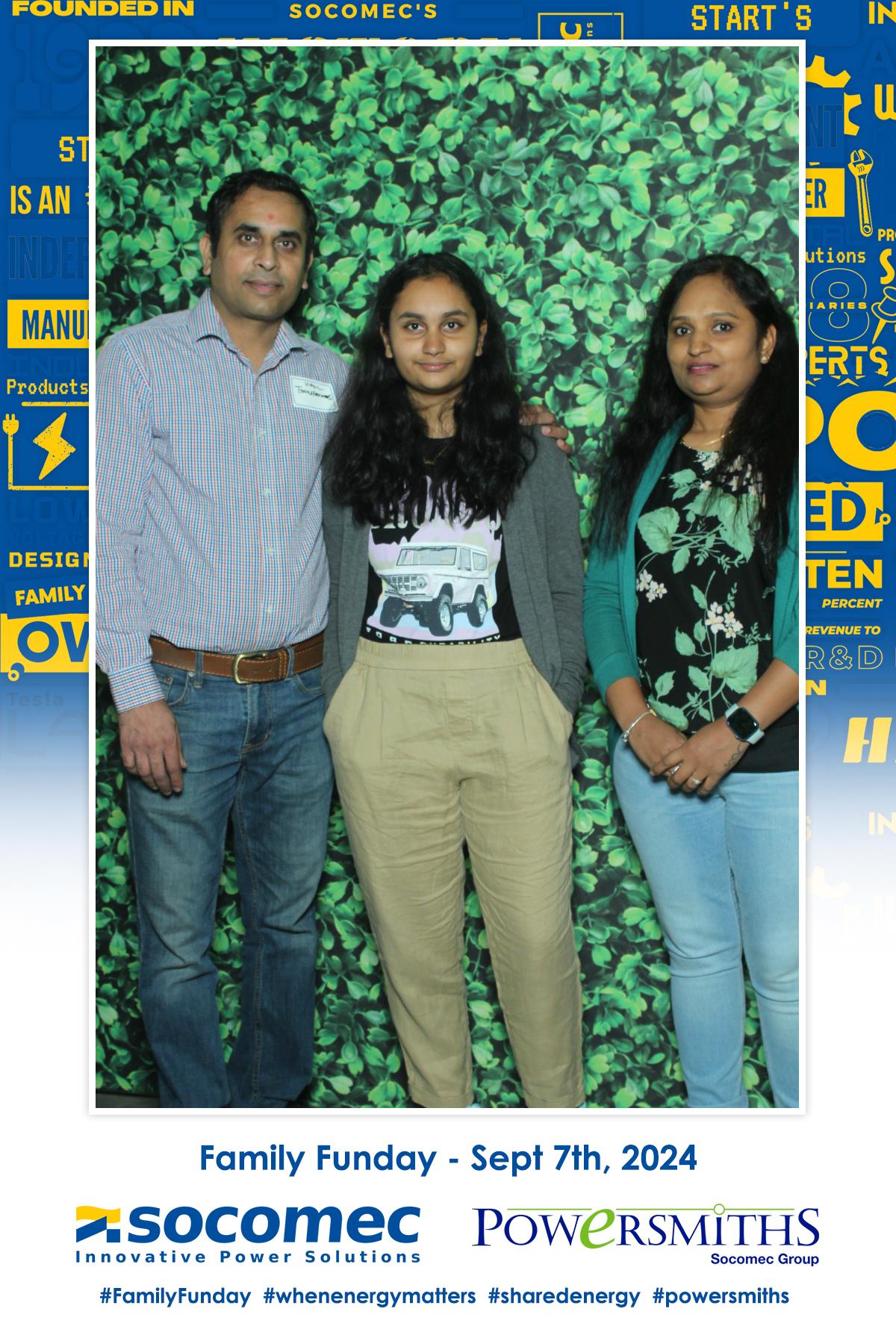 Socomec Family Fun Day  | View more photos from the event at gallery.myselfiemirror.ca/u/romanmyselfiemirrorca/Socomec-Family-Fun-Day