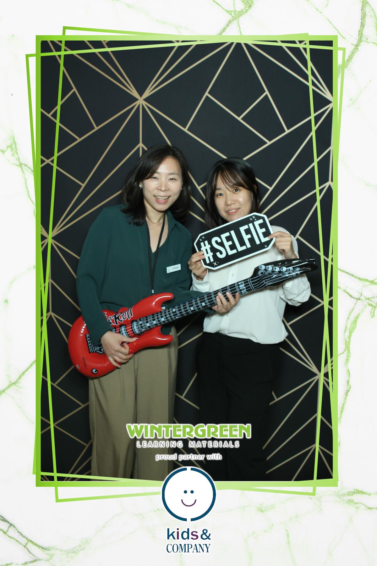 Wintergreen Cocktail Hour | View more photos from the event at gallery.myselfiemirror.ca/u/romanmyselfiemirrorca/Wintergreen-Cocktail-Hour