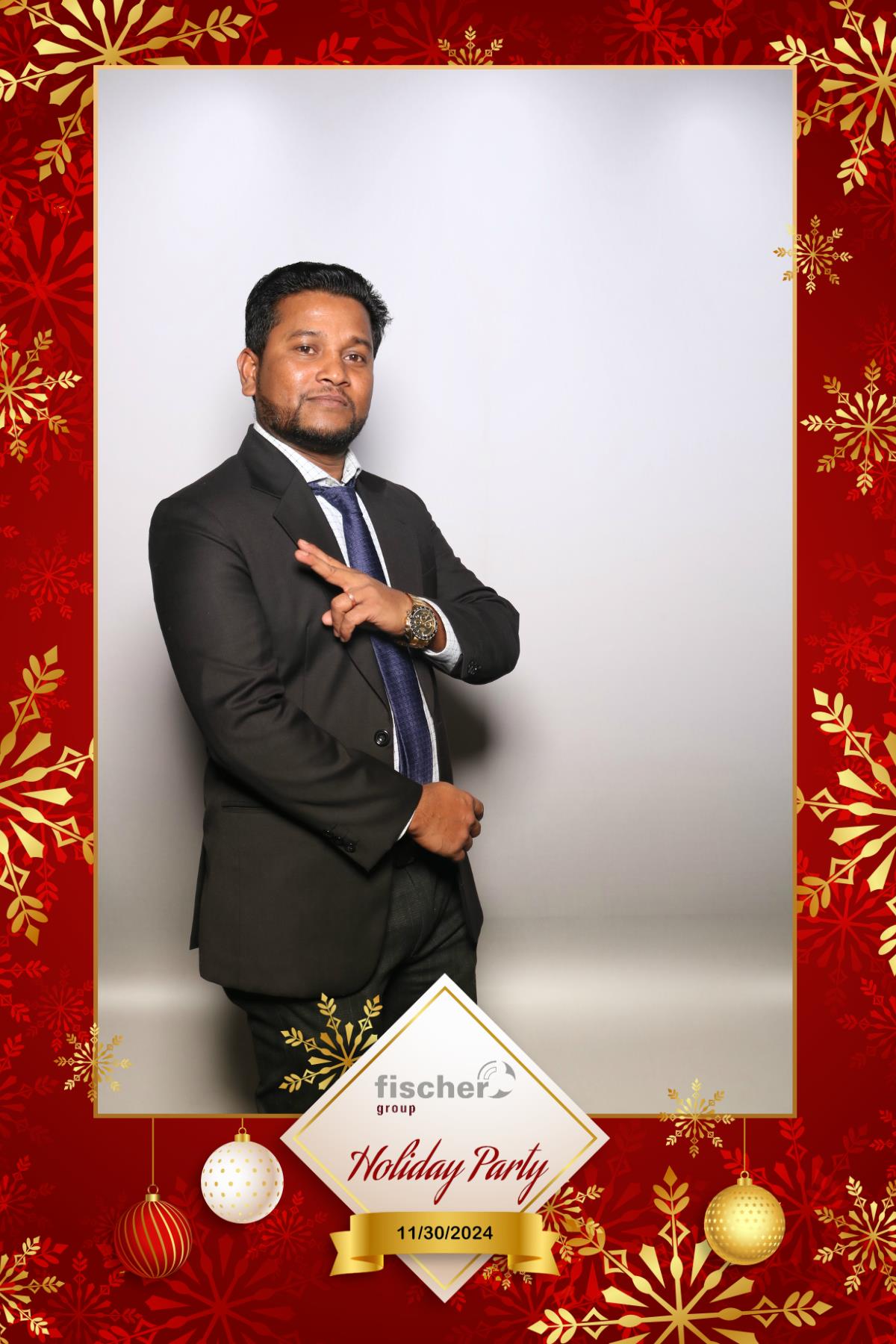 fischer Canada Holiday Party  | View more photos from the event at gallery.myselfiemirror.ca/u/romanmyselfiemirrorca/fischer-Canada-Holiday-Party