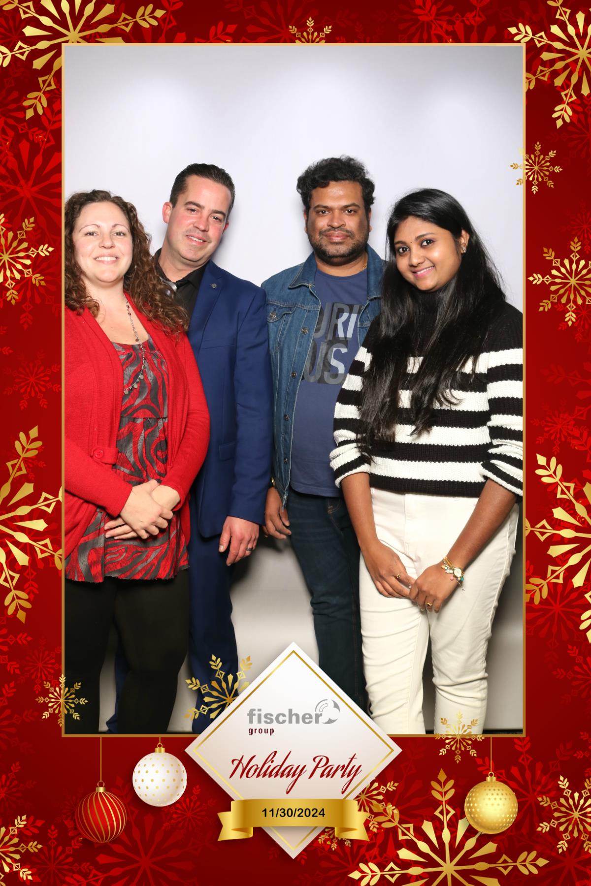 fischer Canada Holiday Party  | View more photos from the event at gallery.myselfiemirror.ca/u/romanmyselfiemirrorca/fischer-Canada-Holiday-Party