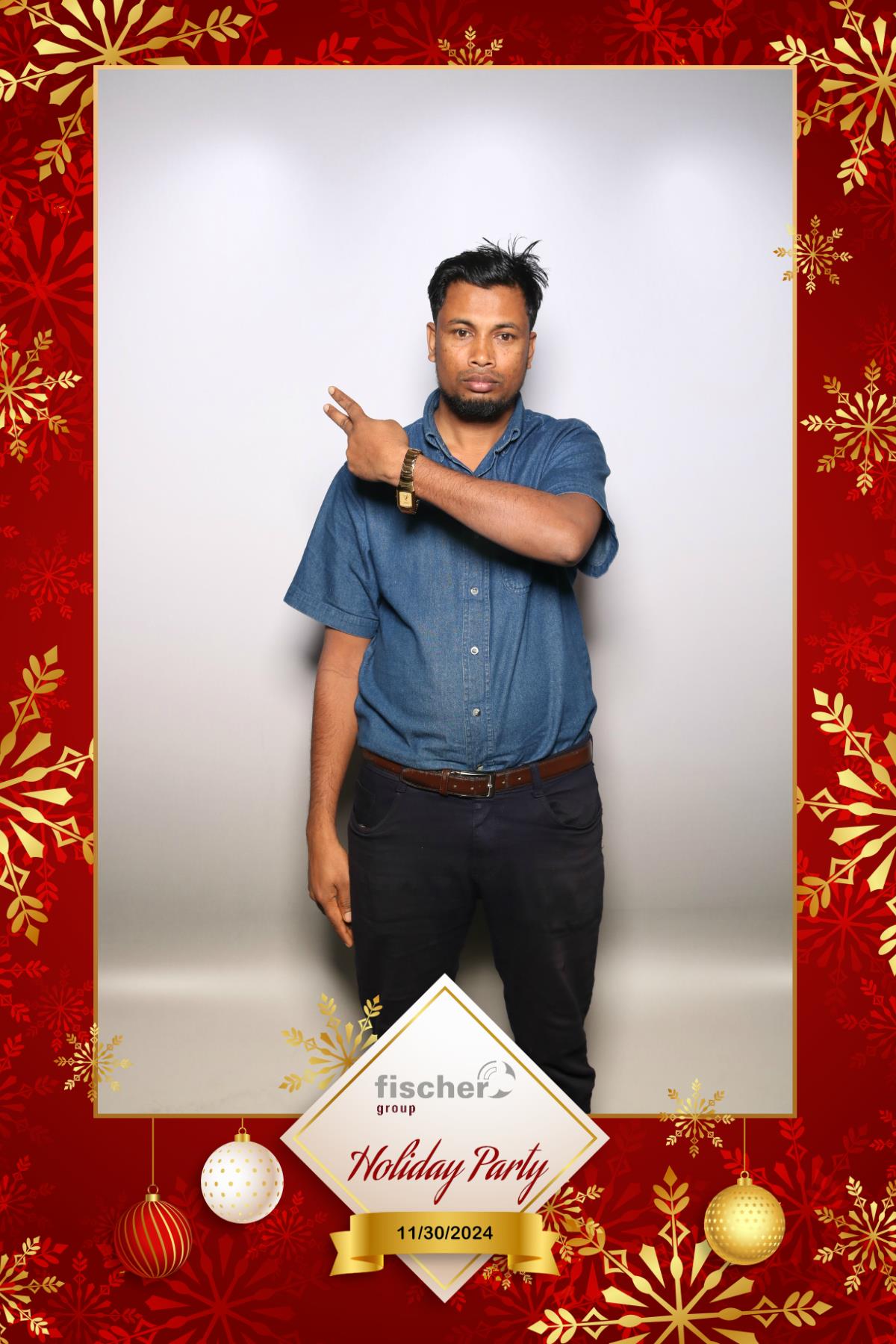 fischer Canada Holiday Party  | View more photos from the event at gallery.myselfiemirror.ca/u/romanmyselfiemirrorca/fischer-Canada-Holiday-Party