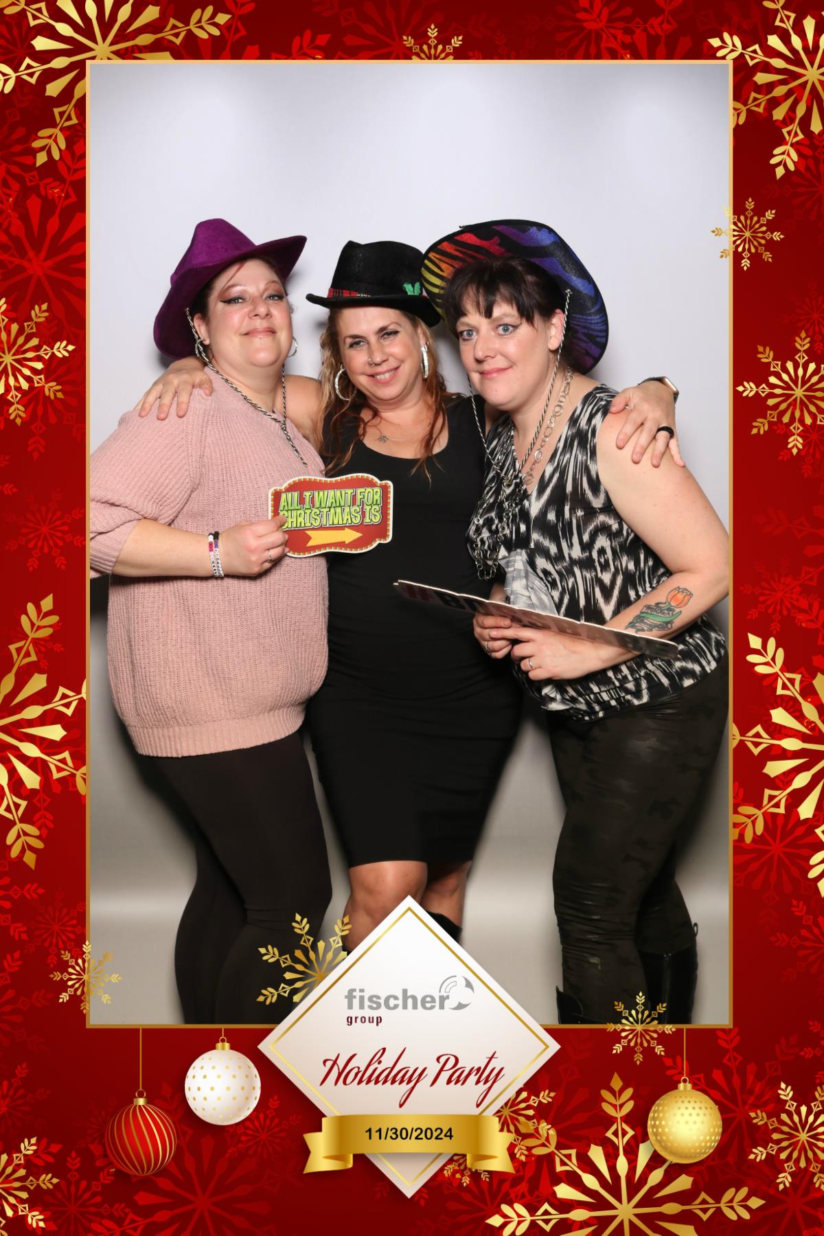 fischer Canada Holiday Party  | View more photos from the event at gallery.myselfiemirror.ca/u/romanmyselfiemirrorca/fischer-Canada-Holiday-Party