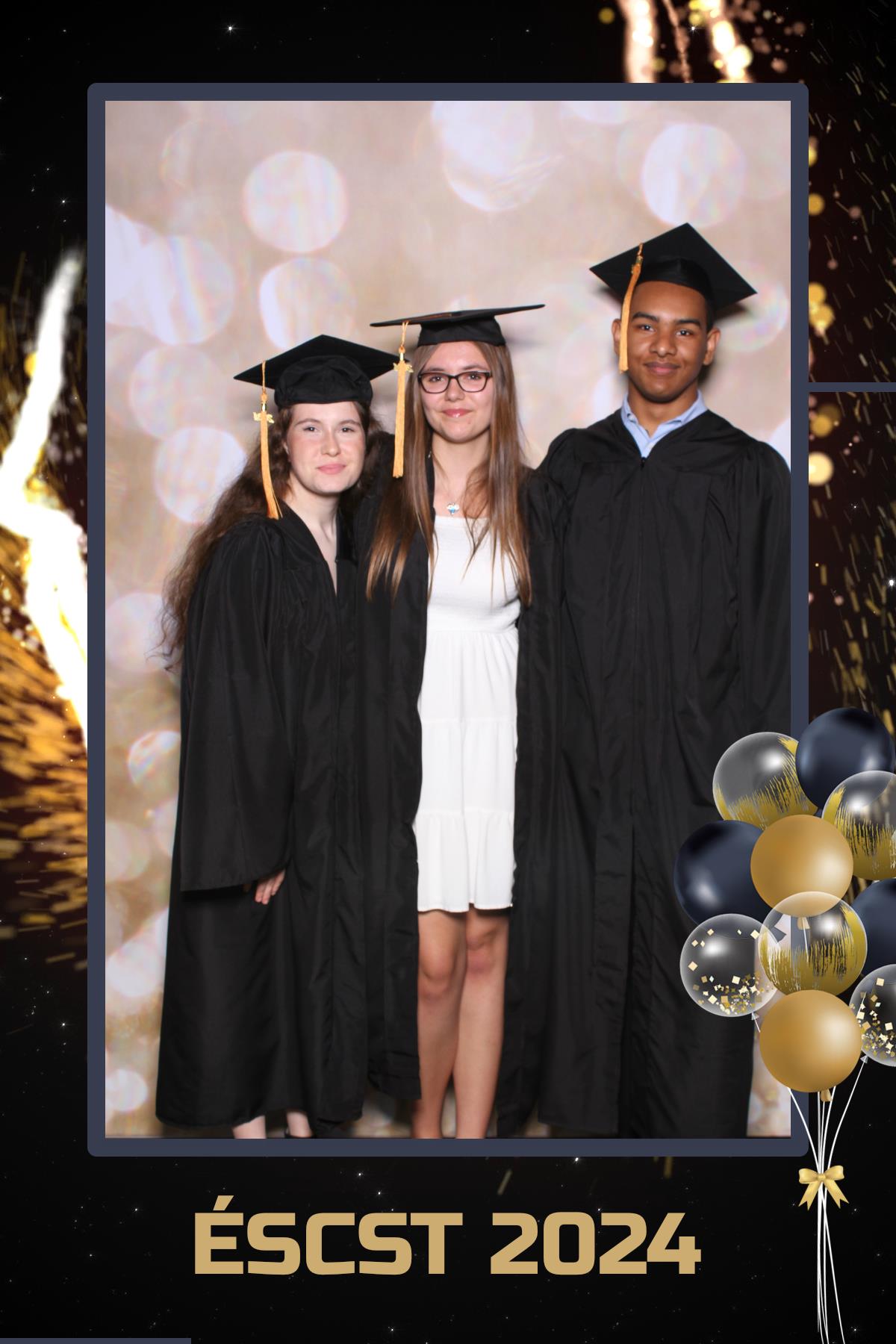 École Sainte-Trinité Graduation 2024 | View more photos from the event at gallery.myselfiemirror.ca/u/romanmyselfiemirrorca/École-Sainte-Trinité-Graduation-2024