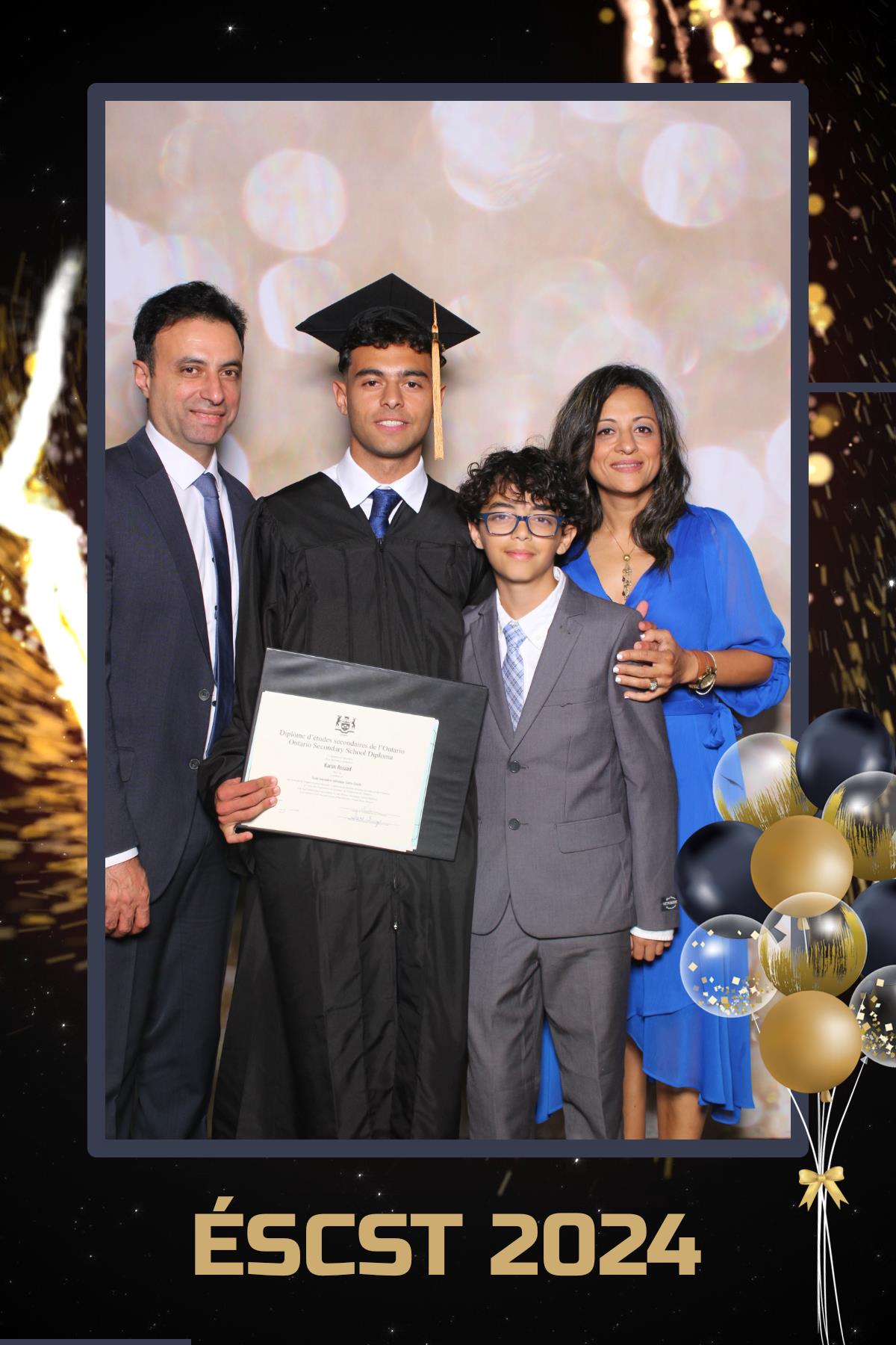 École Sainte-Trinité Graduation 2024 | View more photos from the event at gallery.myselfiemirror.ca/u/romanmyselfiemirrorca/École-Sainte-Trinité-Graduation-2024
