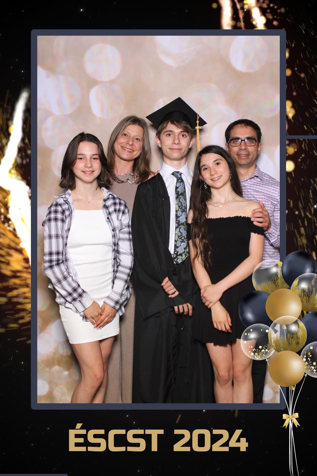 École Sainte-Trinité Graduation 2024 | View more photos from the event at gallery.myselfiemirror.ca/u/romanmyselfiemirrorca/École-Sainte-Trinité-Graduation-2024