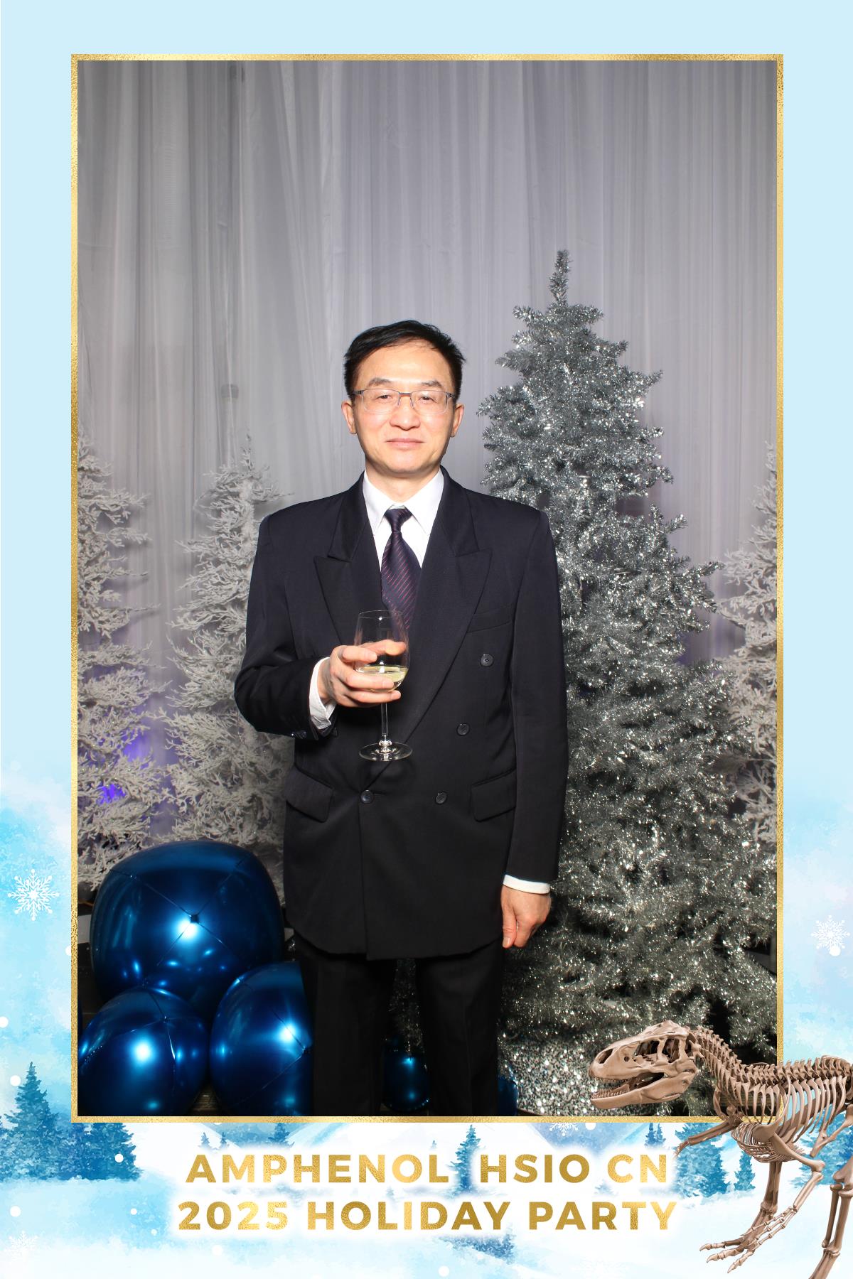 Amphenol-HSIO Holiday Party | View more photos from the event at gallery.myselfiemirror.ca/u/romanmyselfiemirrorca/Amphenol-HSIO-Holiday-Party