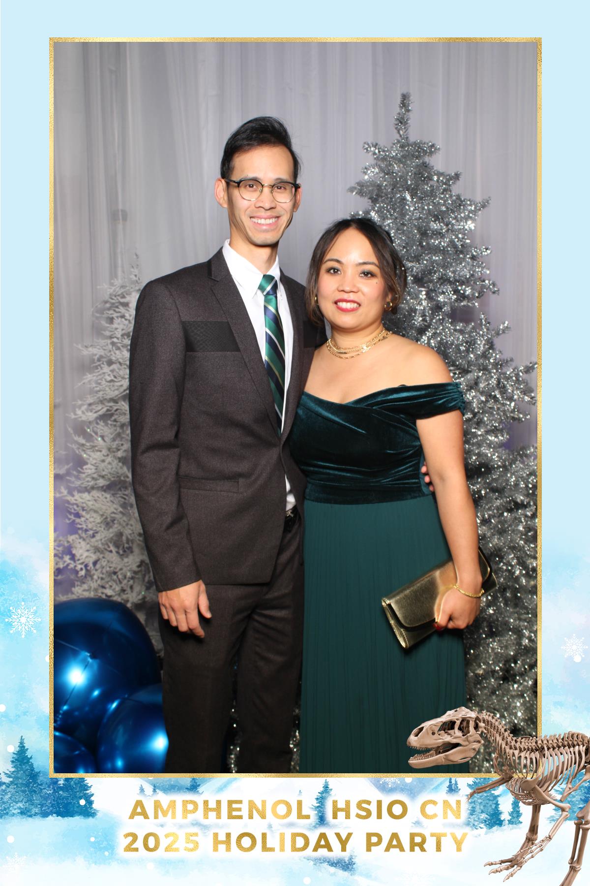 Amphenol-HSIO Holiday Party | View more photos from the event at gallery.myselfiemirror.ca/u/romanmyselfiemirrorca/Amphenol-HSIO-Holiday-Party