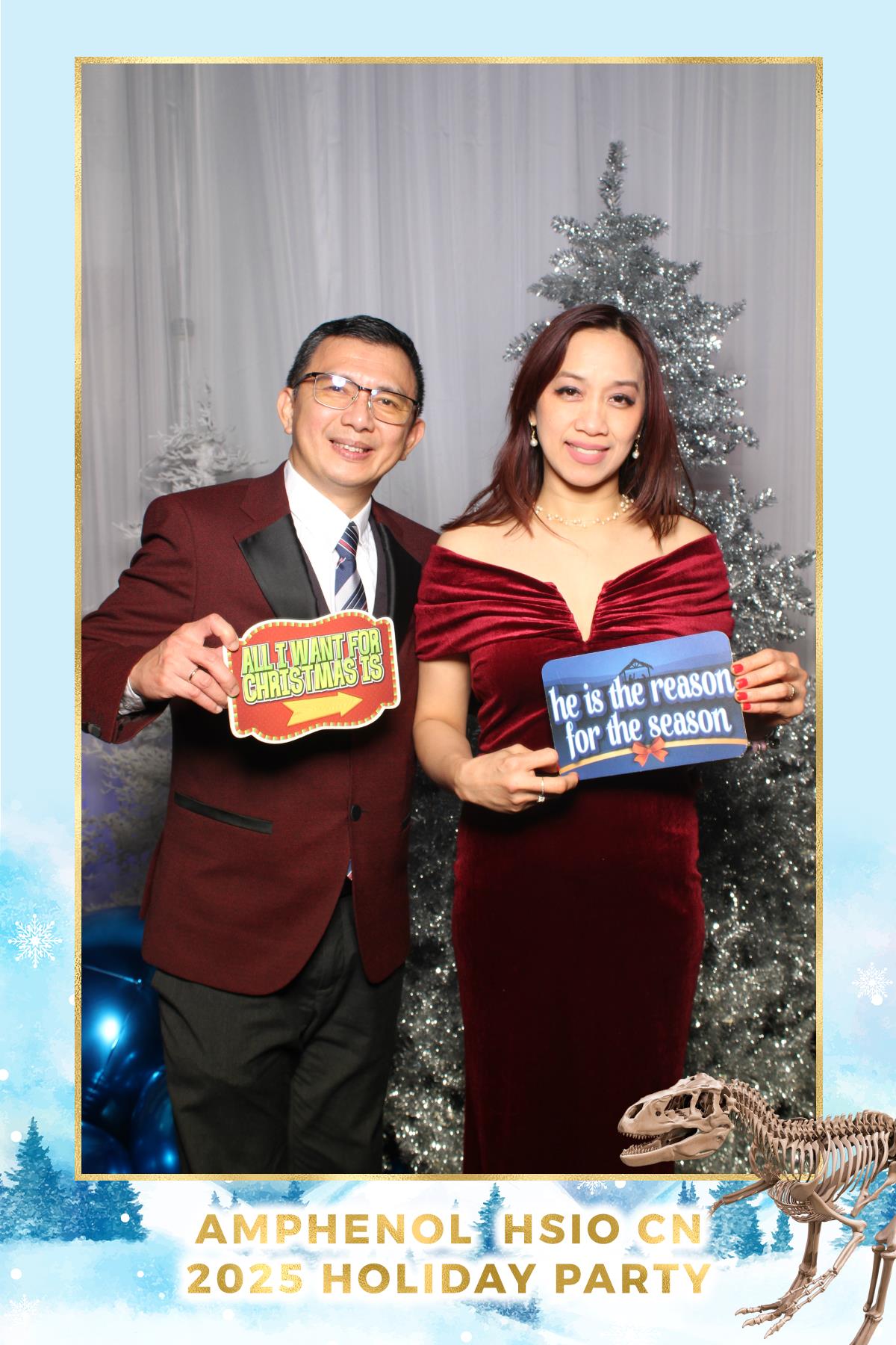 Amphenol-HSIO Holiday Party | View more photos from the event at gallery.myselfiemirror.ca/u/romanmyselfiemirrorca/Amphenol-HSIO-Holiday-Party