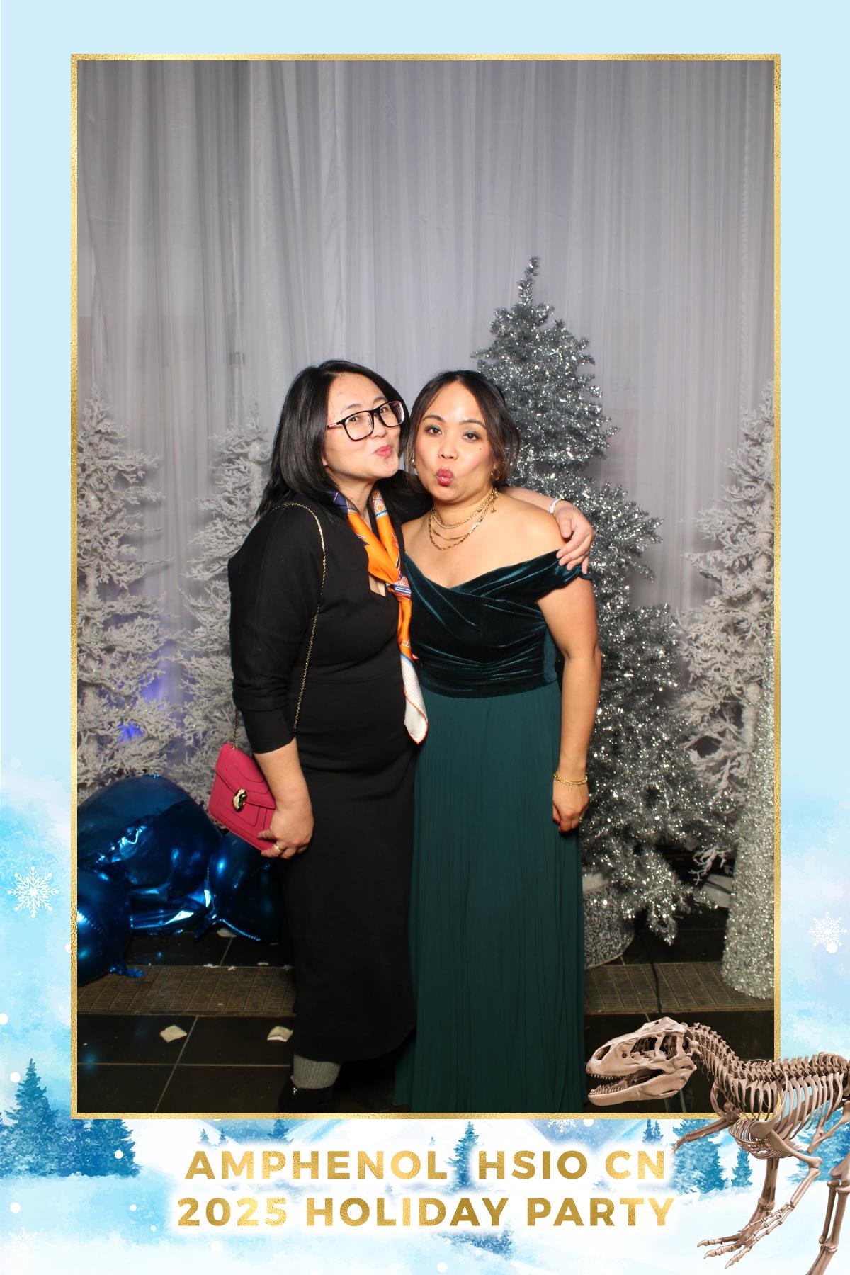 Amphenol-HSIO Holiday Party | View more photos from the event at gallery.myselfiemirror.ca/u/romanmyselfiemirrorca/Amphenol-HSIO-Holiday-Party