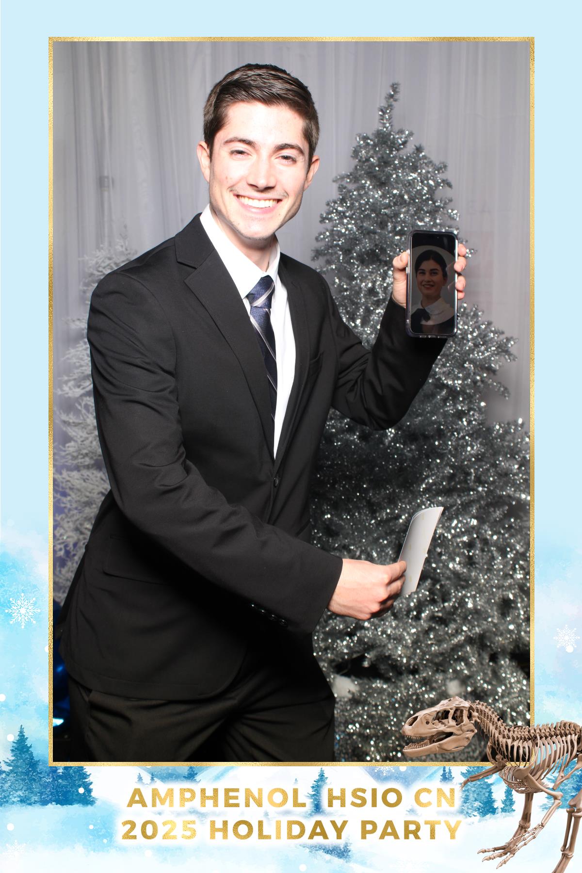 Amphenol-HSIO Holiday Party | View more photos from the event at gallery.myselfiemirror.ca/u/romanmyselfiemirrorca/Amphenol-HSIO-Holiday-Party