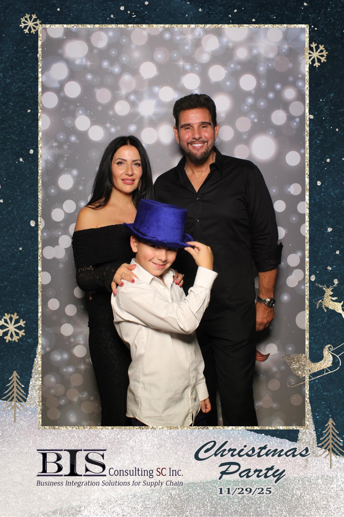 BIS Consulting Christmas Party | View more photos from the event at gallery.myselfiemirror.ca/u/romanmyselfiemirrorca/BIS-Consulting-Christmas-Party