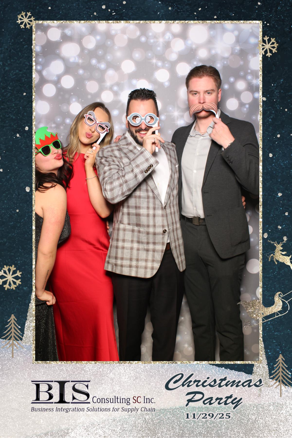 BIS Consulting Christmas Party | View more photos from the event at gallery.myselfiemirror.ca/u/romanmyselfiemirrorca/BIS-Consulting-Christmas-Party