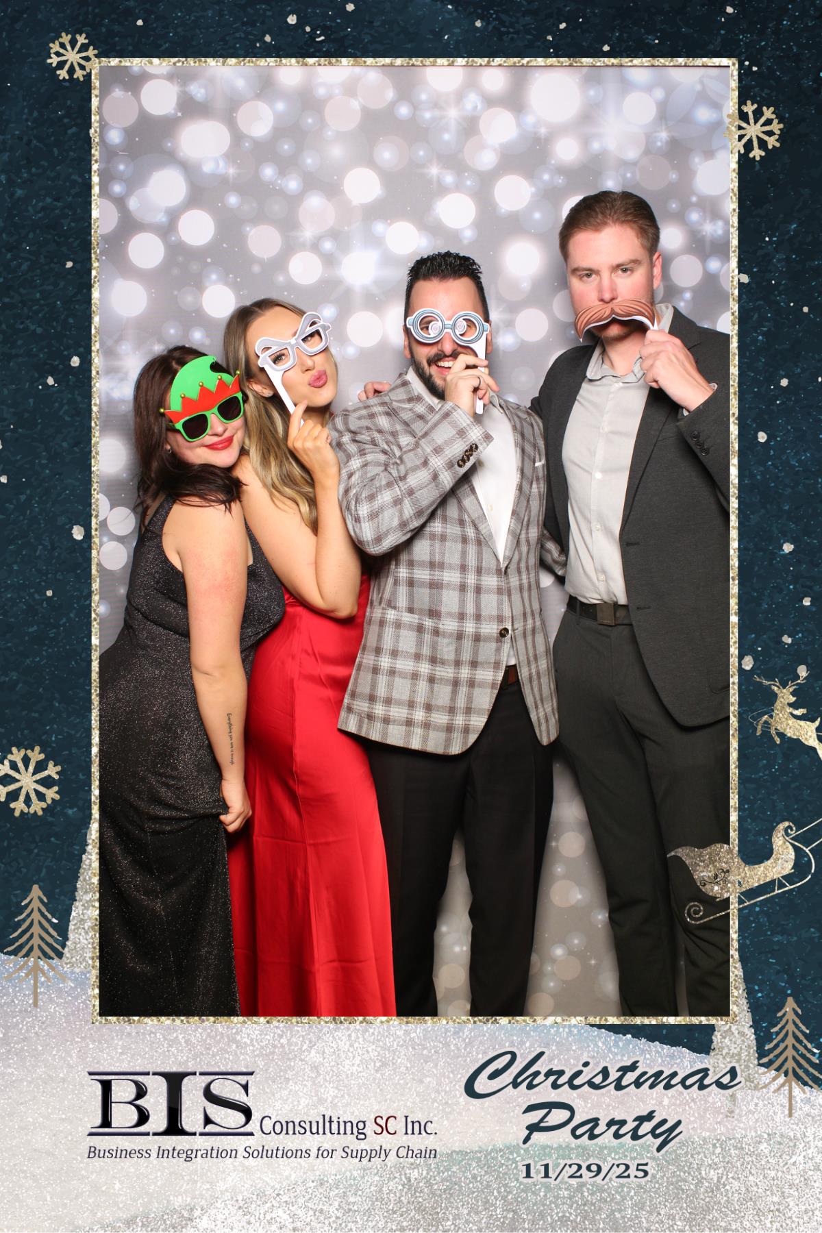 BIS Consulting Christmas Party | View more photos from the event at gallery.myselfiemirror.ca/u/romanmyselfiemirrorca/BIS-Consulting-Christmas-Party