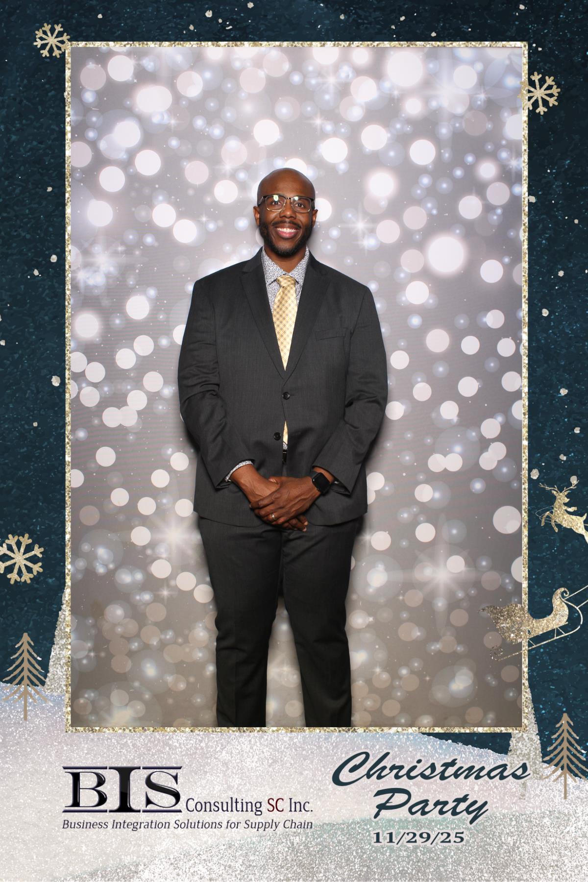 BIS Consulting Christmas Party | View more photos from the event at gallery.myselfiemirror.ca/u/romanmyselfiemirrorca/BIS-Consulting-Christmas-Party