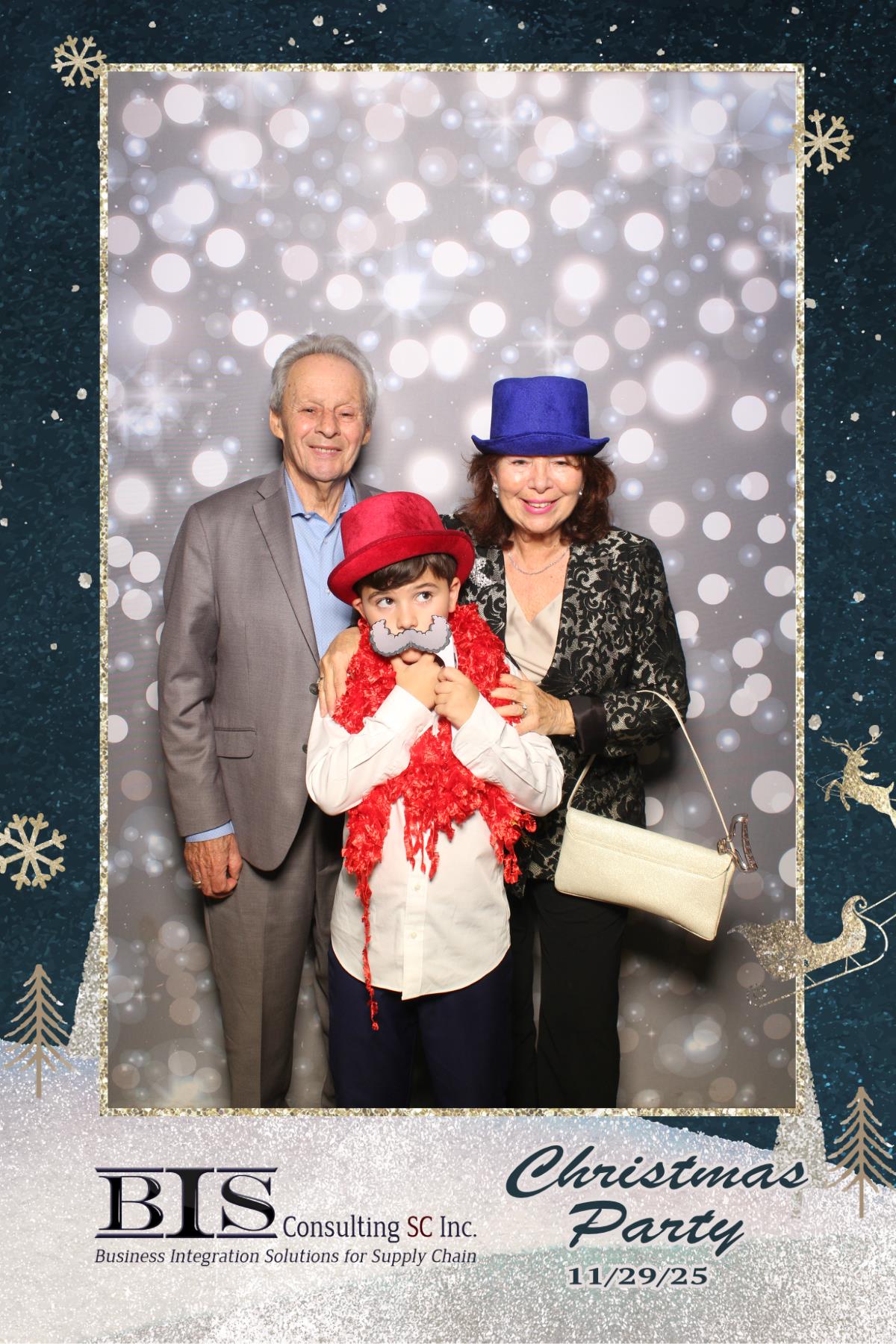 BIS Consulting Christmas Party | View more photos from the event at gallery.myselfiemirror.ca/u/romanmyselfiemirrorca/BIS-Consulting-Christmas-Party