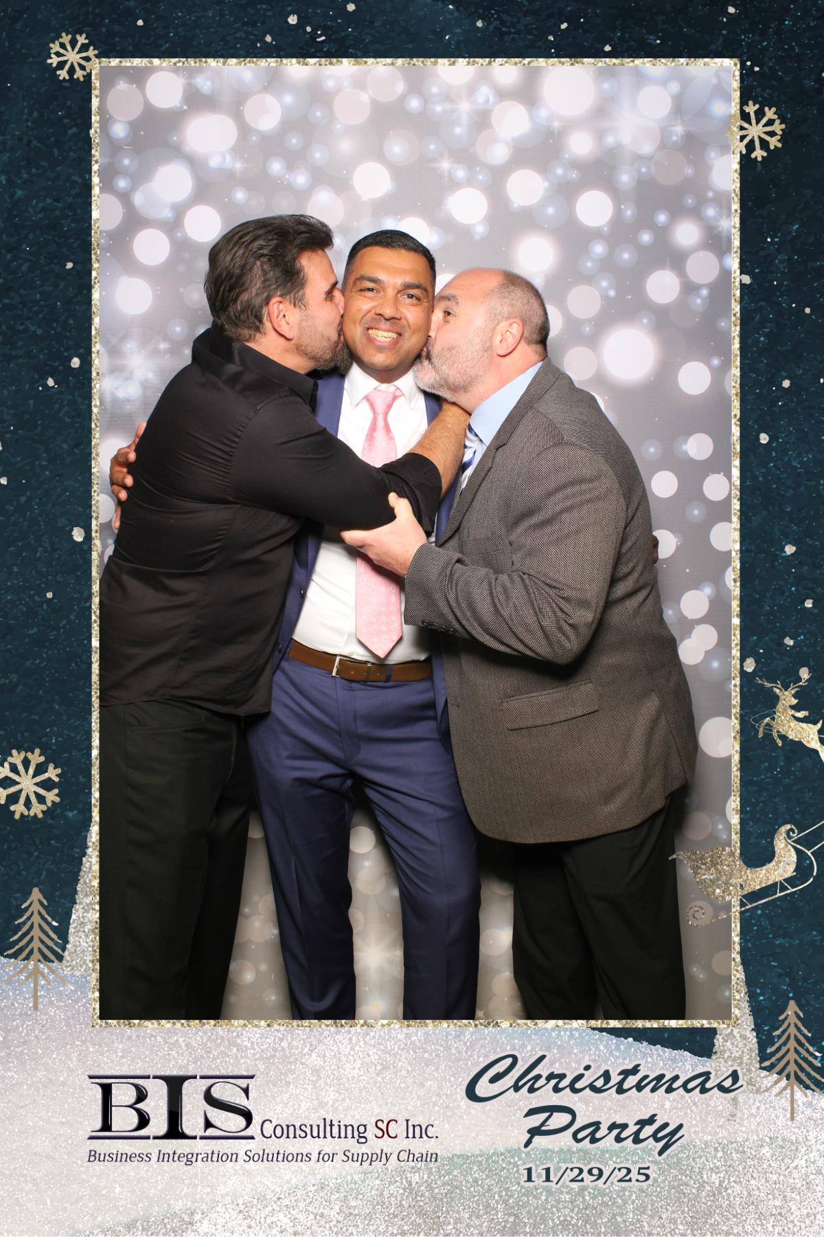 BIS Consulting Christmas Party | View more photos from the event at gallery.myselfiemirror.ca/u/romanmyselfiemirrorca/BIS-Consulting-Christmas-Party