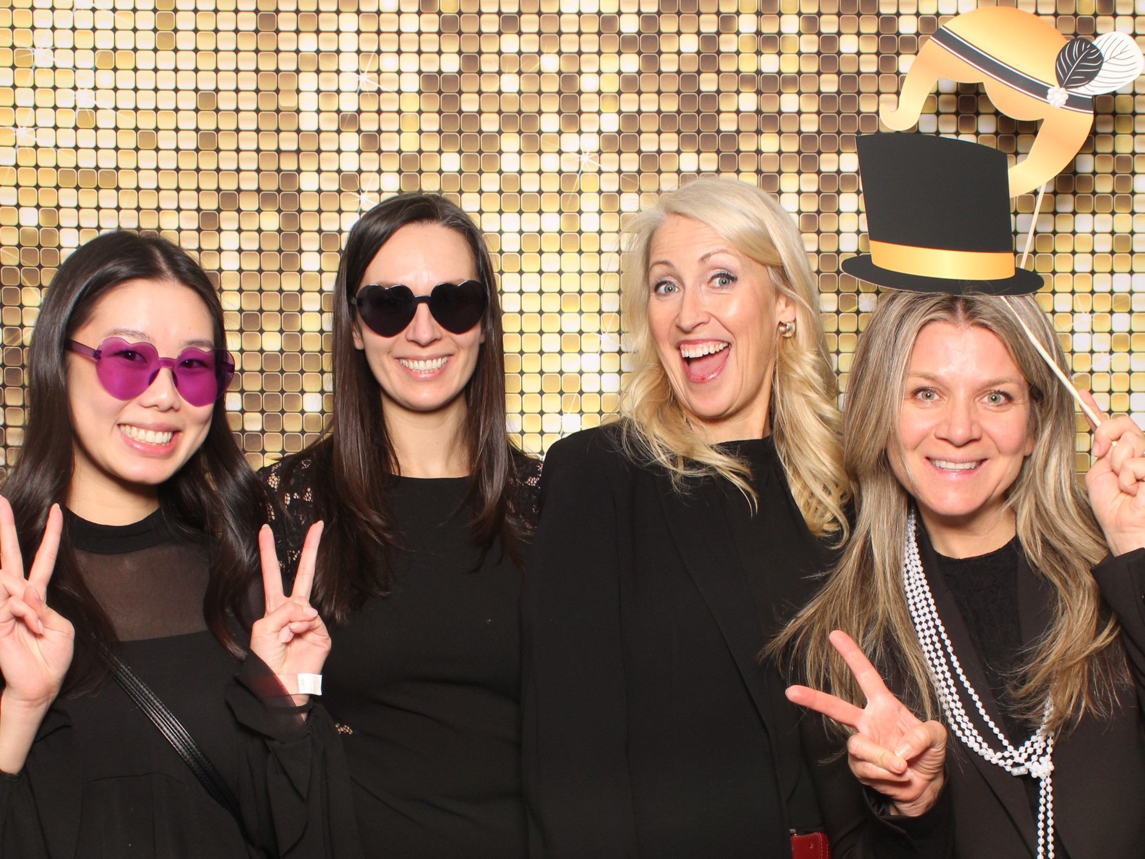 Fidelity Canada Holiday Party | View more photos from the event at gallery.myselfiemirror.ca/u/romanmyselfiemirrorca/Fidelity-Canada-Holiday-Party