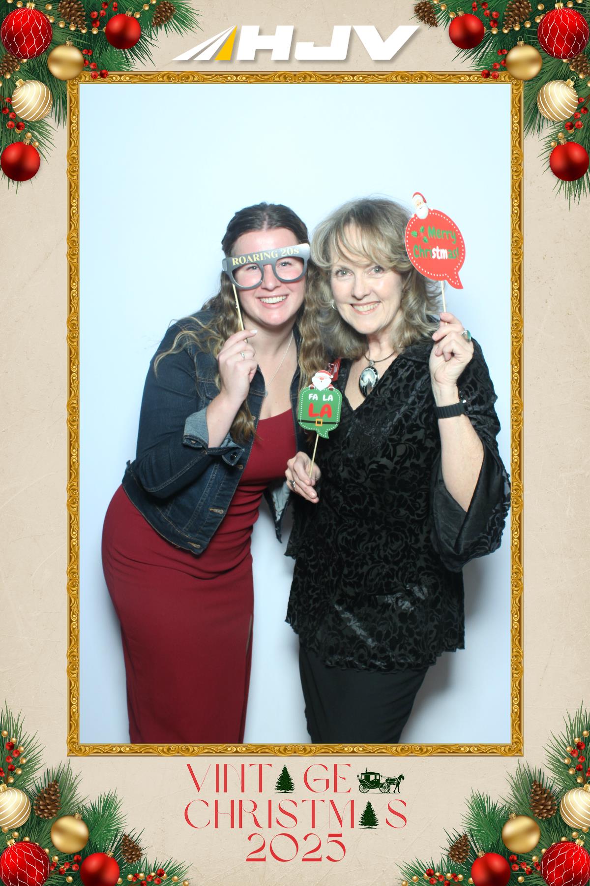 HJV Vintage Christmas 2025 | View more photos from the event at gallery.myselfiemirror.ca/u/romanmyselfiemirrorca/HJV-Vintage-Christmas-2025