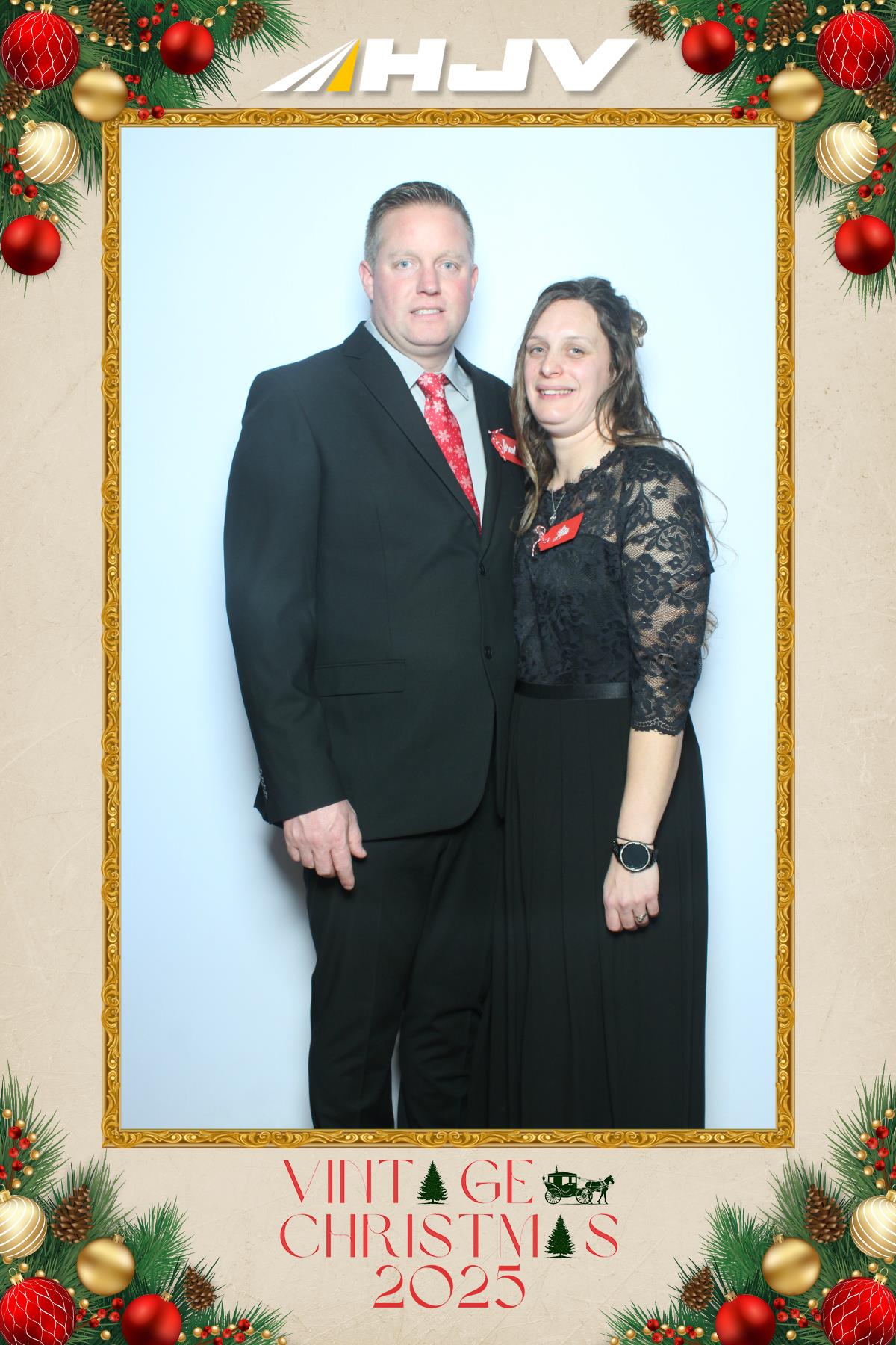 HJV Vintage Christmas 2025 | View more photos from the event at gallery.myselfiemirror.ca/u/romanmyselfiemirrorca/HJV-Vintage-Christmas-2025