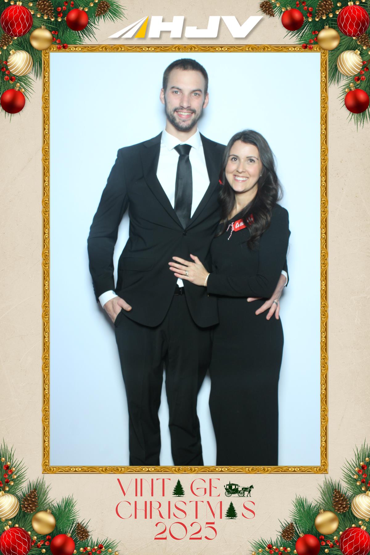 HJV Vintage Christmas 2025 | View more photos from the event at gallery.myselfiemirror.ca/u/romanmyselfiemirrorca/HJV-Vintage-Christmas-2025