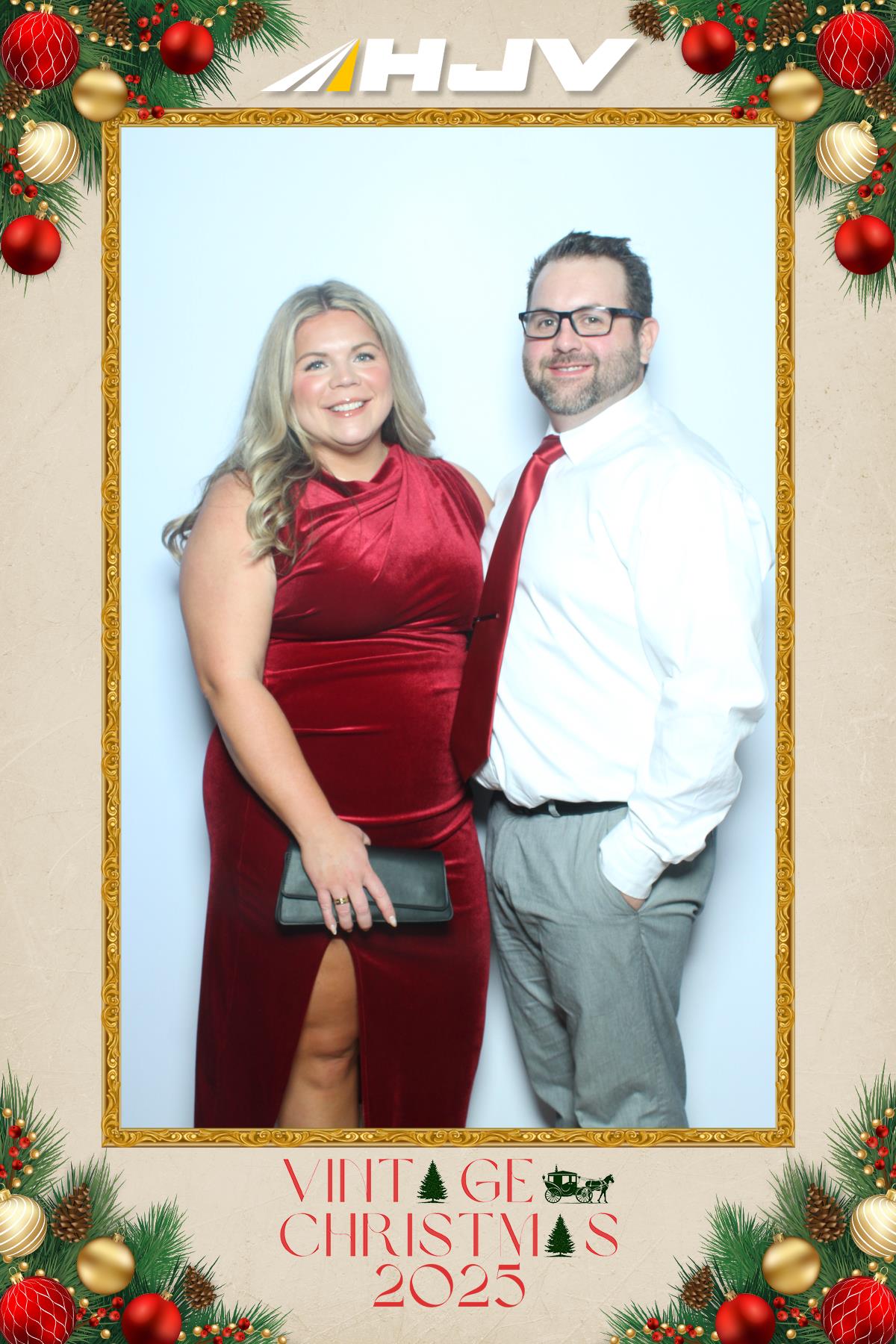 HJV Vintage Christmas 2025 | View more photos from the event at gallery.myselfiemirror.ca/u/romanmyselfiemirrorca/HJV-Vintage-Christmas-2025