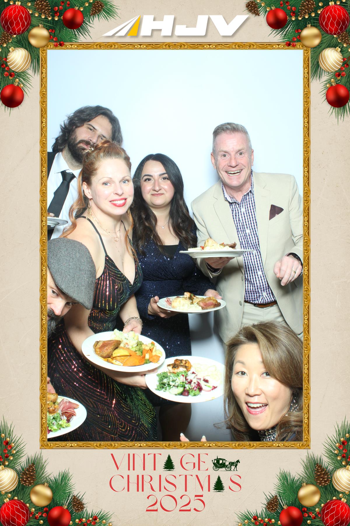 HJV Vintage Christmas 2025 | View more photos from the event at gallery.myselfiemirror.ca/u/romanmyselfiemirrorca/HJV-Vintage-Christmas-2025