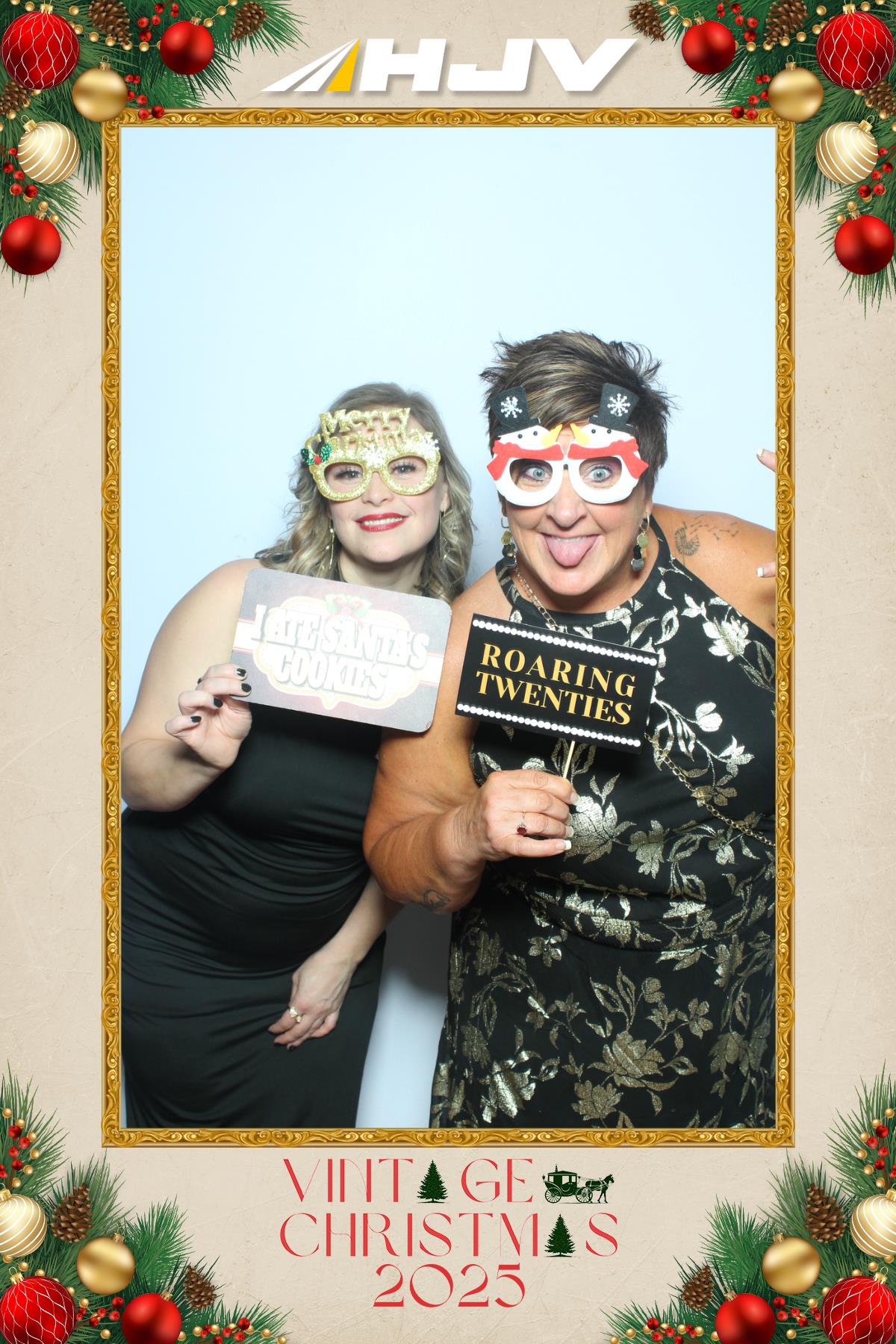 HJV Vintage Christmas 2025 | View more photos from the event at gallery.myselfiemirror.ca/u/romanmyselfiemirrorca/HJV-Vintage-Christmas-2025