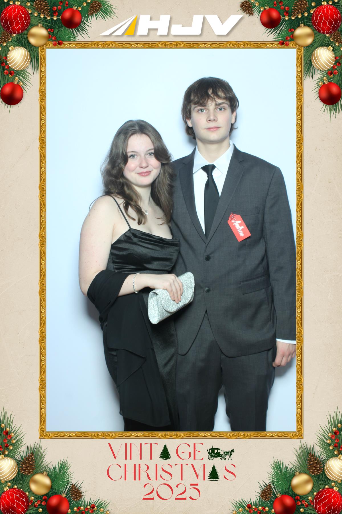 HJV Vintage Christmas 2025 | View more photos from the event at gallery.myselfiemirror.ca/u/romanmyselfiemirrorca/HJV-Vintage-Christmas-2025