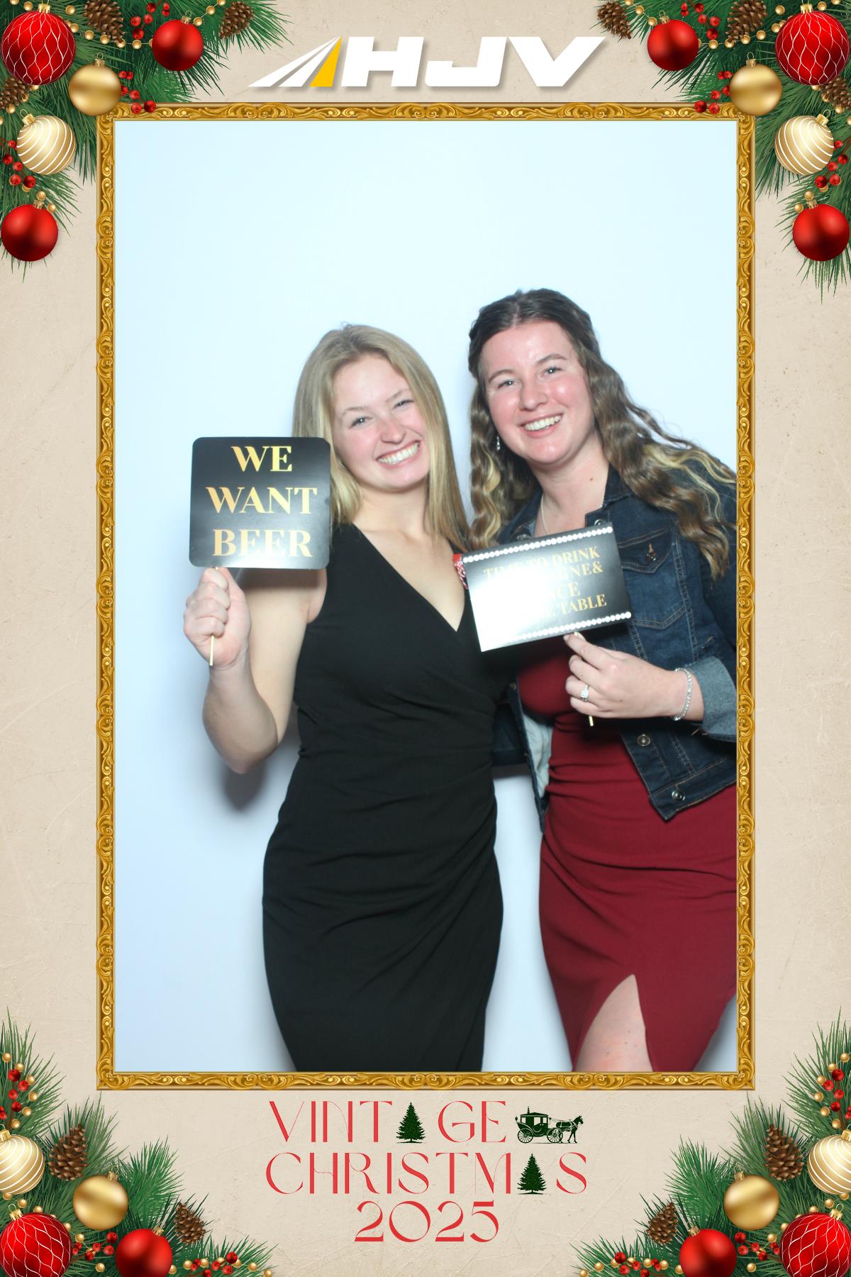 HJV Vintage Christmas 2025 | View more photos from the event at gallery.myselfiemirror.ca/u/romanmyselfiemirrorca/HJV-Vintage-Christmas-2025