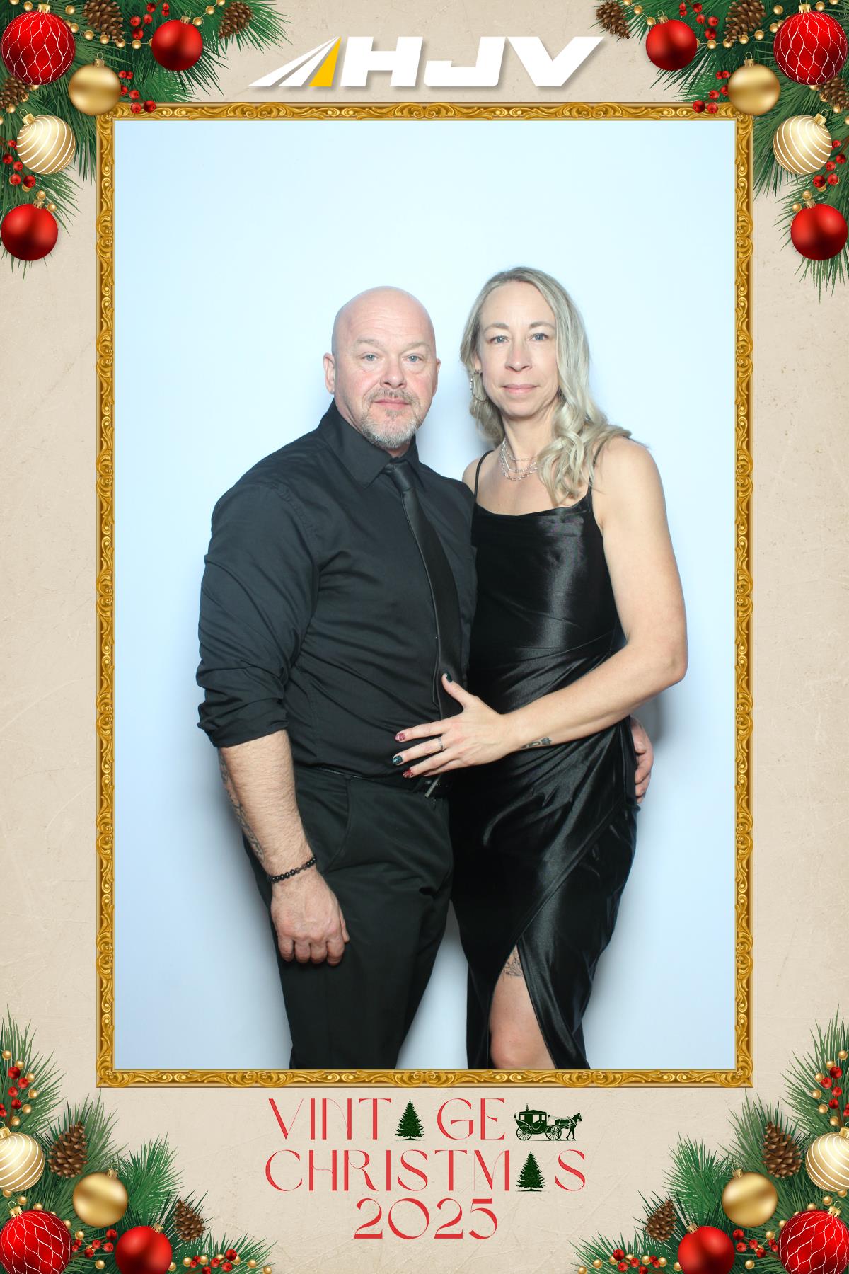 HJV Vintage Christmas 2025 | View more photos from the event at gallery.myselfiemirror.ca/u/romanmyselfiemirrorca/HJV-Vintage-Christmas-2025