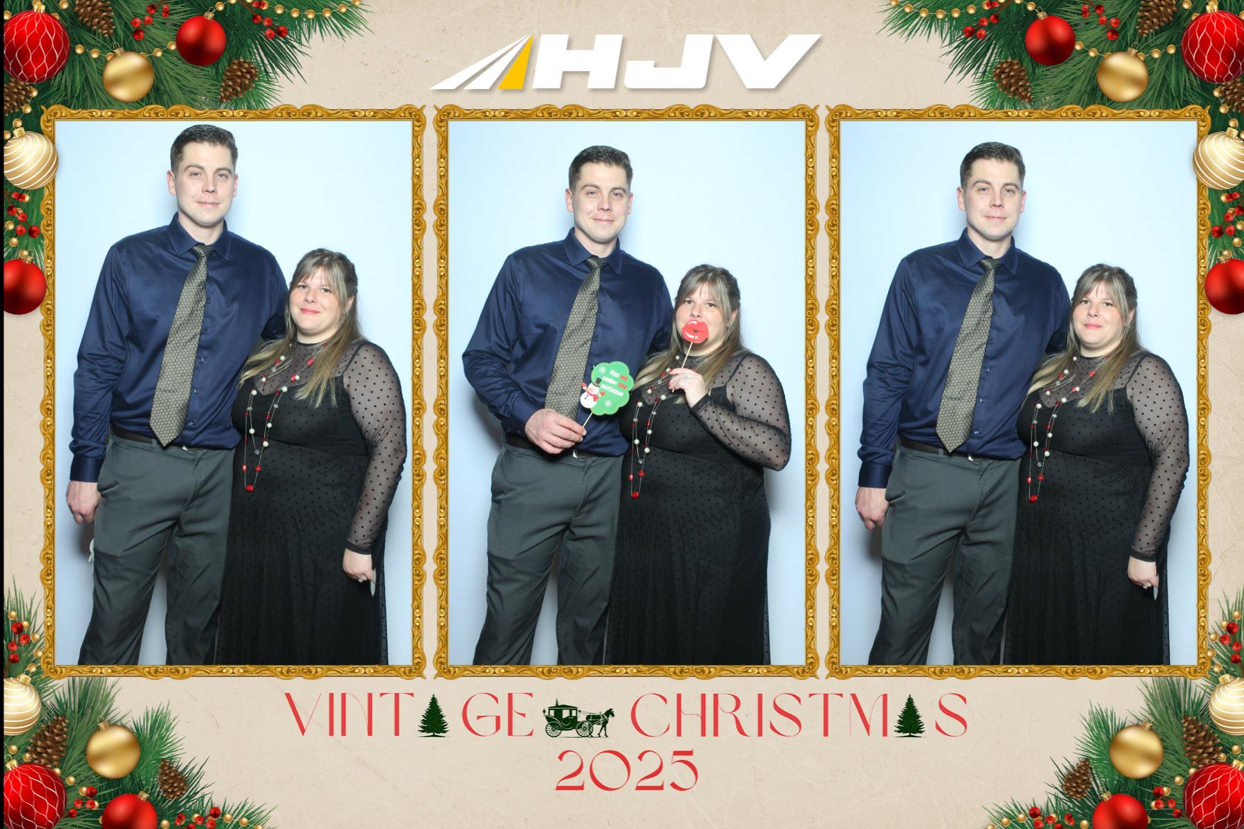 HJV Vintage Christmas 2025 | View more photos from the event at gallery.myselfiemirror.ca/u/romanmyselfiemirrorca/HJV-Vintage-Christmas-2025