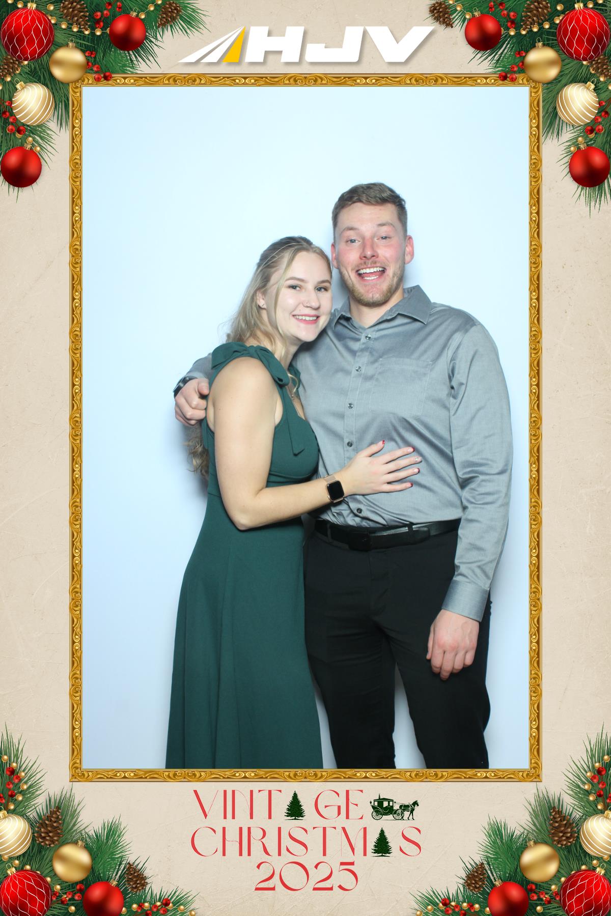 HJV Vintage Christmas 2025 | View more photos from the event at gallery.myselfiemirror.ca/u/romanmyselfiemirrorca/HJV-Vintage-Christmas-2025