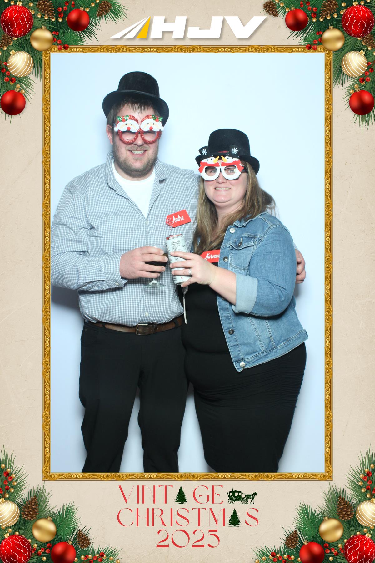 HJV Vintage Christmas 2025 | View more photos from the event at gallery.myselfiemirror.ca/u/romanmyselfiemirrorca/HJV-Vintage-Christmas-2025
