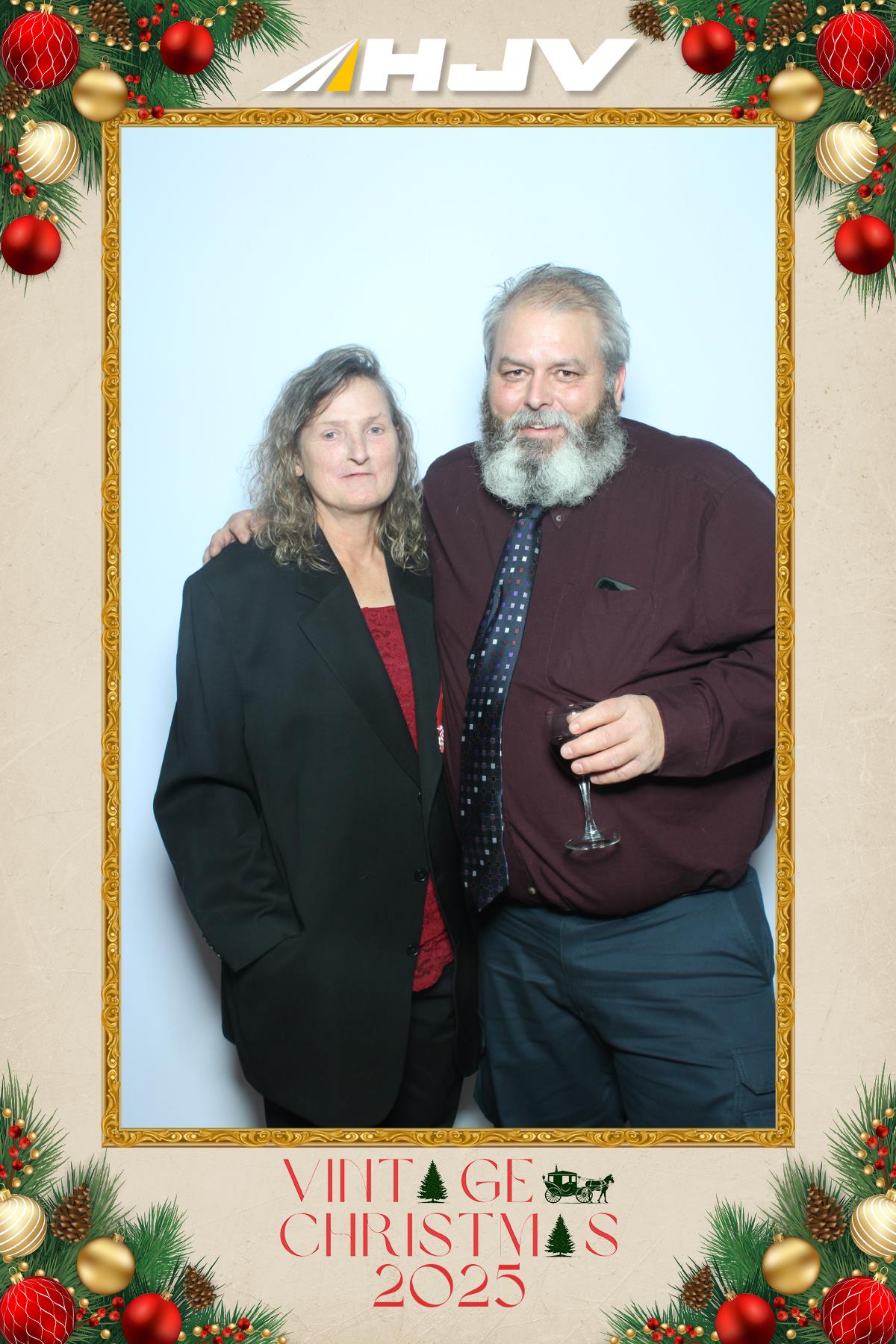 HJV Vintage Christmas 2025 | View more photos from the event at gallery.myselfiemirror.ca/u/romanmyselfiemirrorca/HJV-Vintage-Christmas-2025