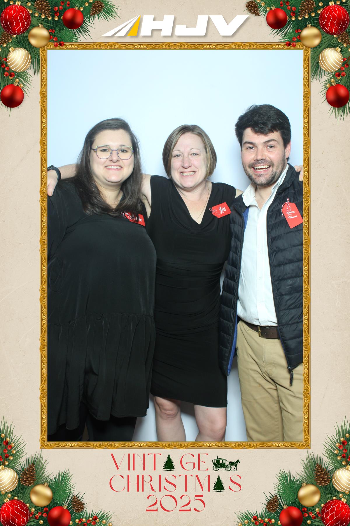 HJV Vintage Christmas 2025 | View more photos from the event at gallery.myselfiemirror.ca/u/romanmyselfiemirrorca/HJV-Vintage-Christmas-2025