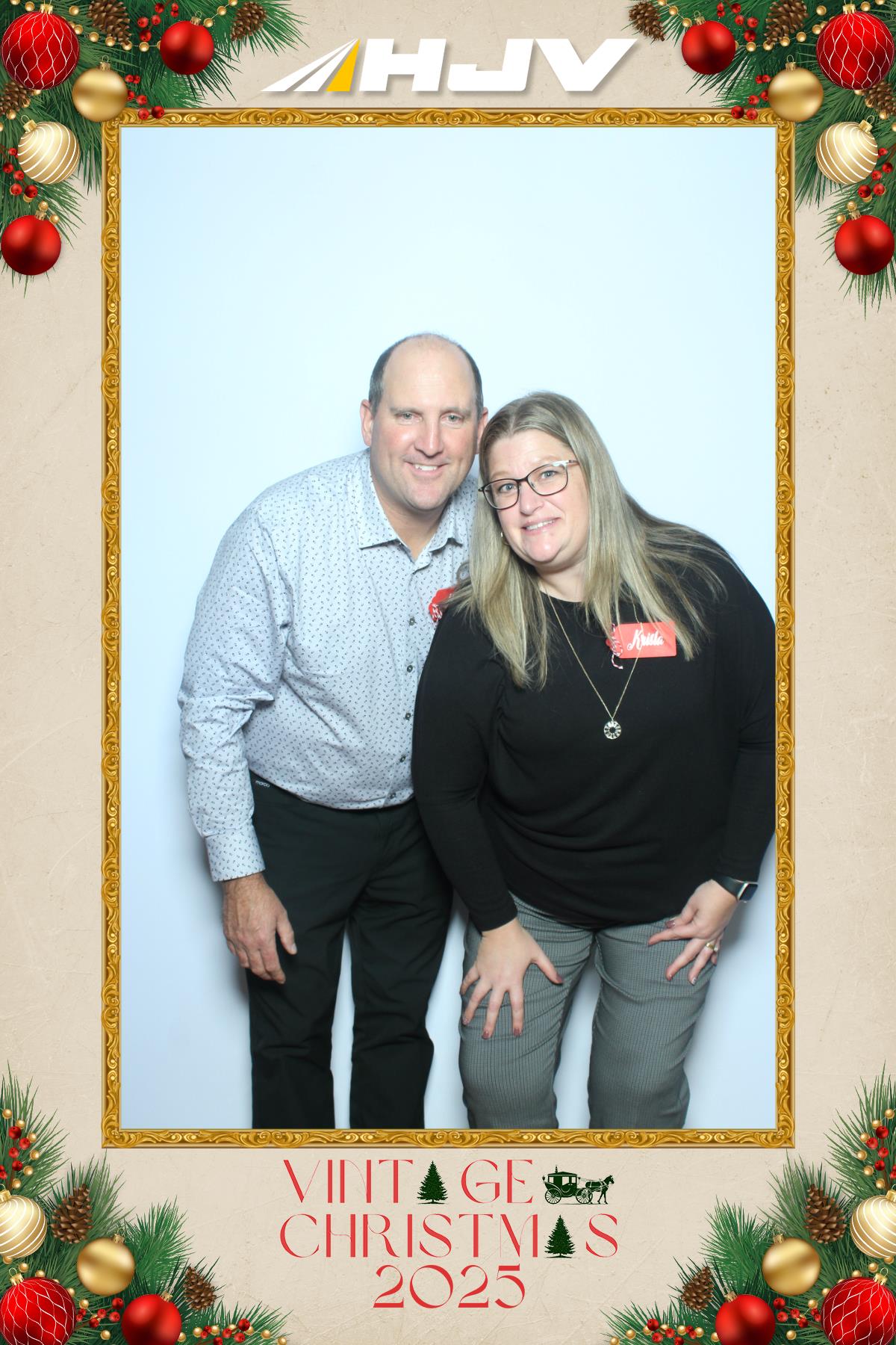 HJV Vintage Christmas 2025 | View more photos from the event at gallery.myselfiemirror.ca/u/romanmyselfiemirrorca/HJV-Vintage-Christmas-2025