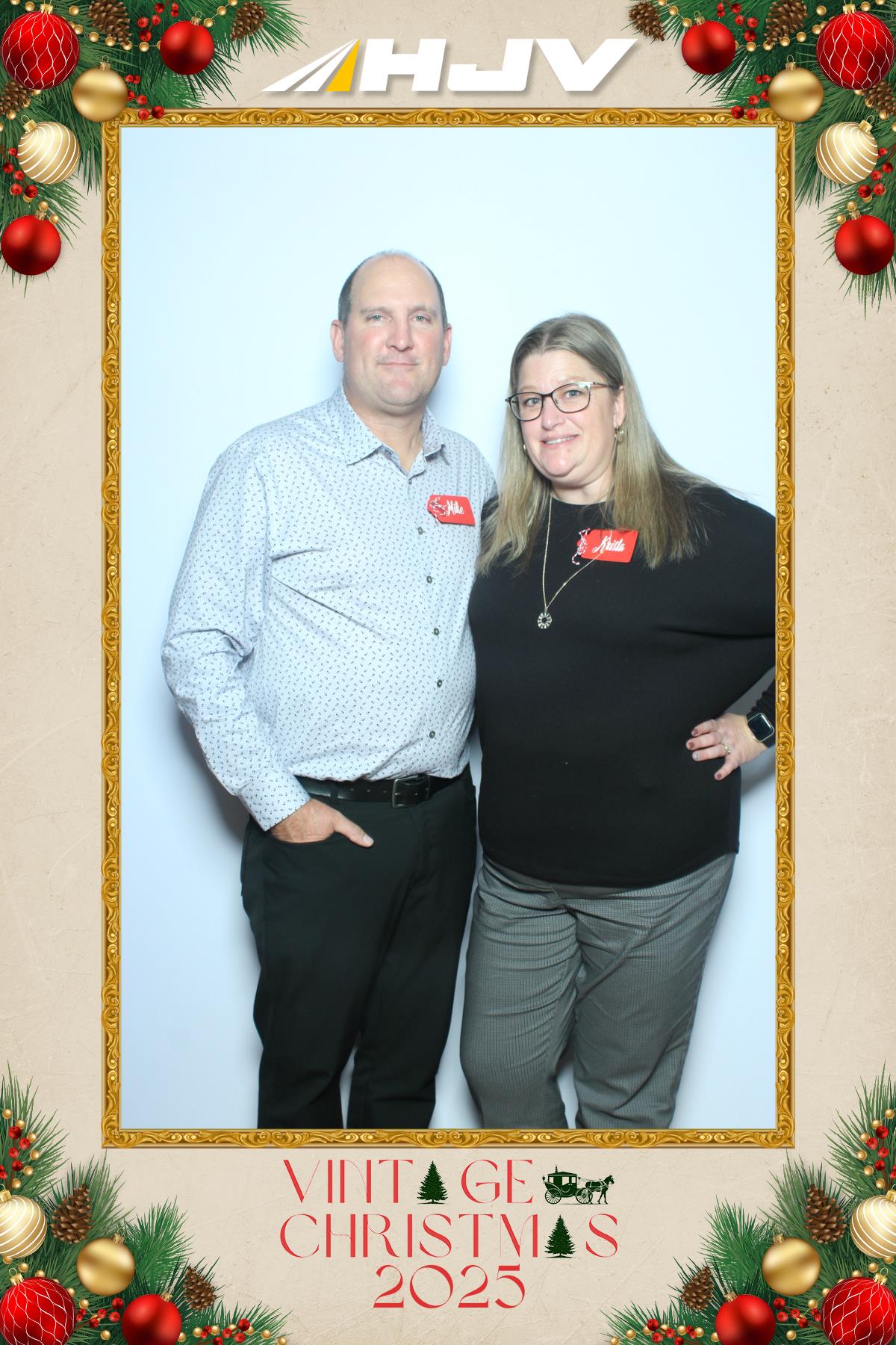 HJV Vintage Christmas 2025 | View more photos from the event at gallery.myselfiemirror.ca/u/romanmyselfiemirrorca/HJV-Vintage-Christmas-2025