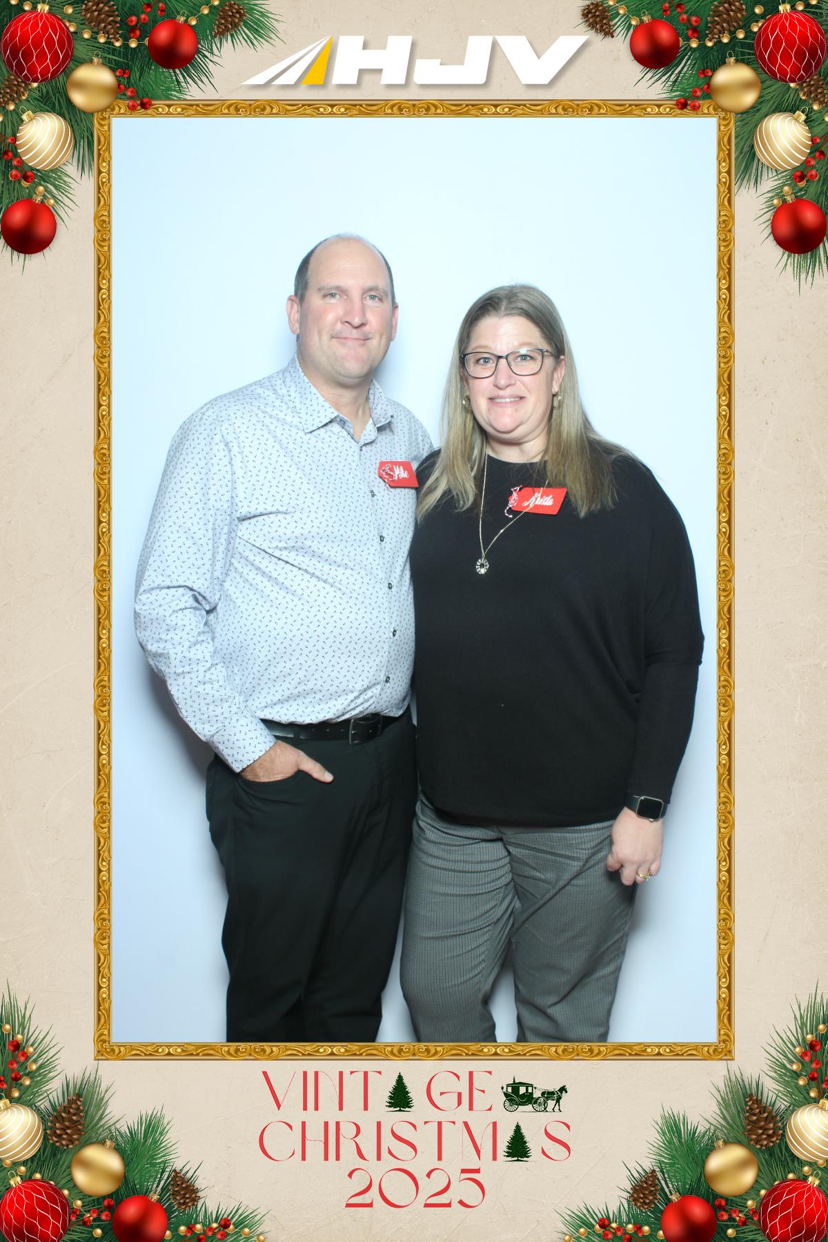 HJV Vintage Christmas 2025 | View more photos from the event at gallery.myselfiemirror.ca/u/romanmyselfiemirrorca/HJV-Vintage-Christmas-2025