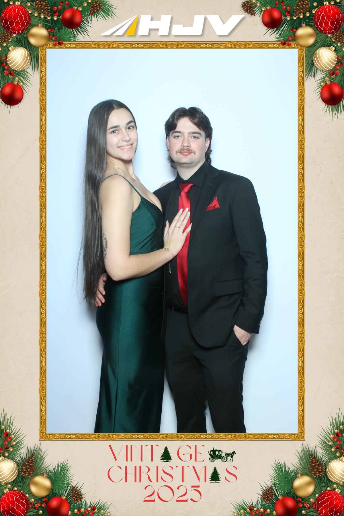 HJV Vintage Christmas 2025 | View more photos from the event at gallery.myselfiemirror.ca/u/romanmyselfiemirrorca/HJV-Vintage-Christmas-2025