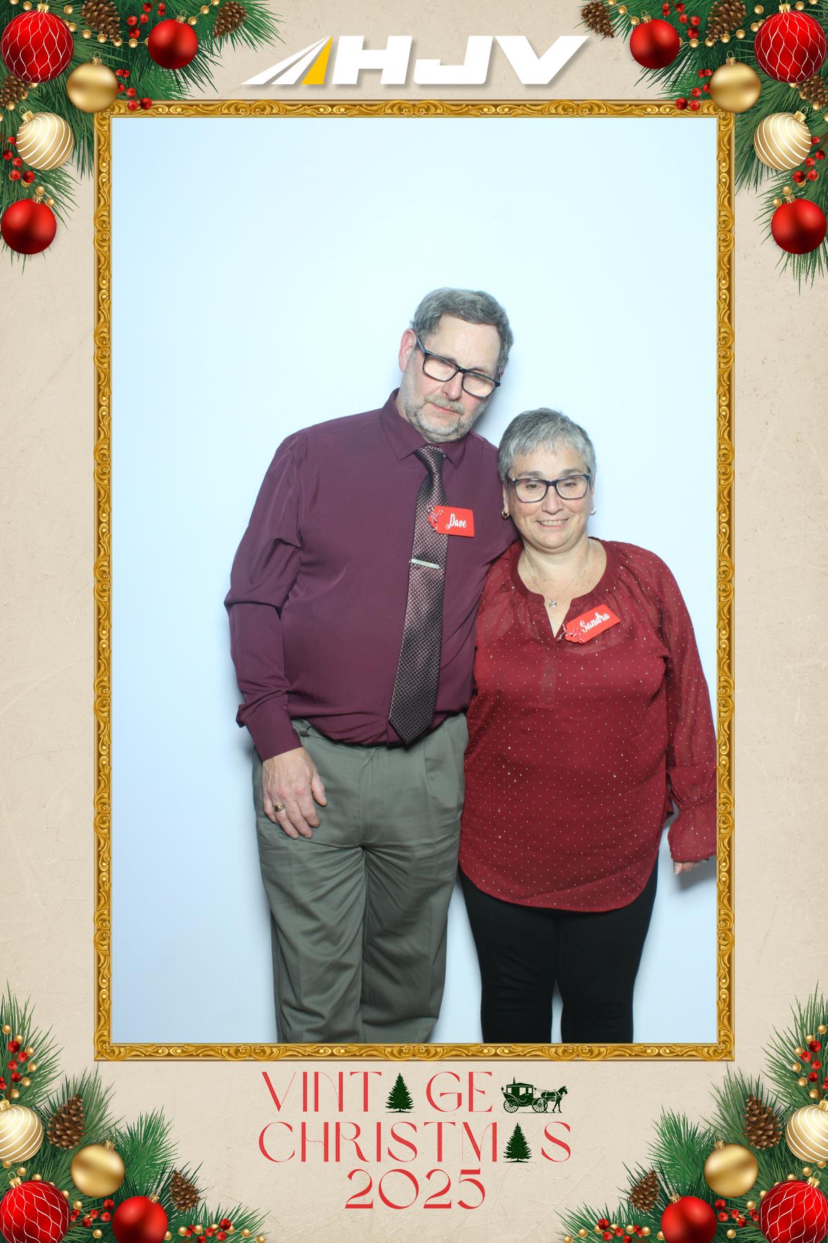 HJV Vintage Christmas 2025 | View more photos from the event at gallery.myselfiemirror.ca/u/romanmyselfiemirrorca/HJV-Vintage-Christmas-2025