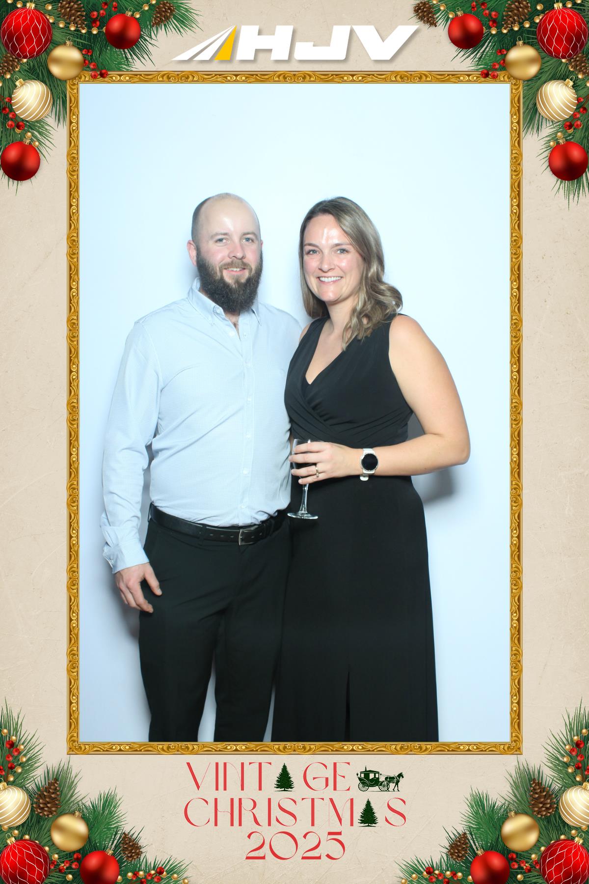 HJV Vintage Christmas 2025 | View more photos from the event at gallery.myselfiemirror.ca/u/romanmyselfiemirrorca/HJV-Vintage-Christmas-2025