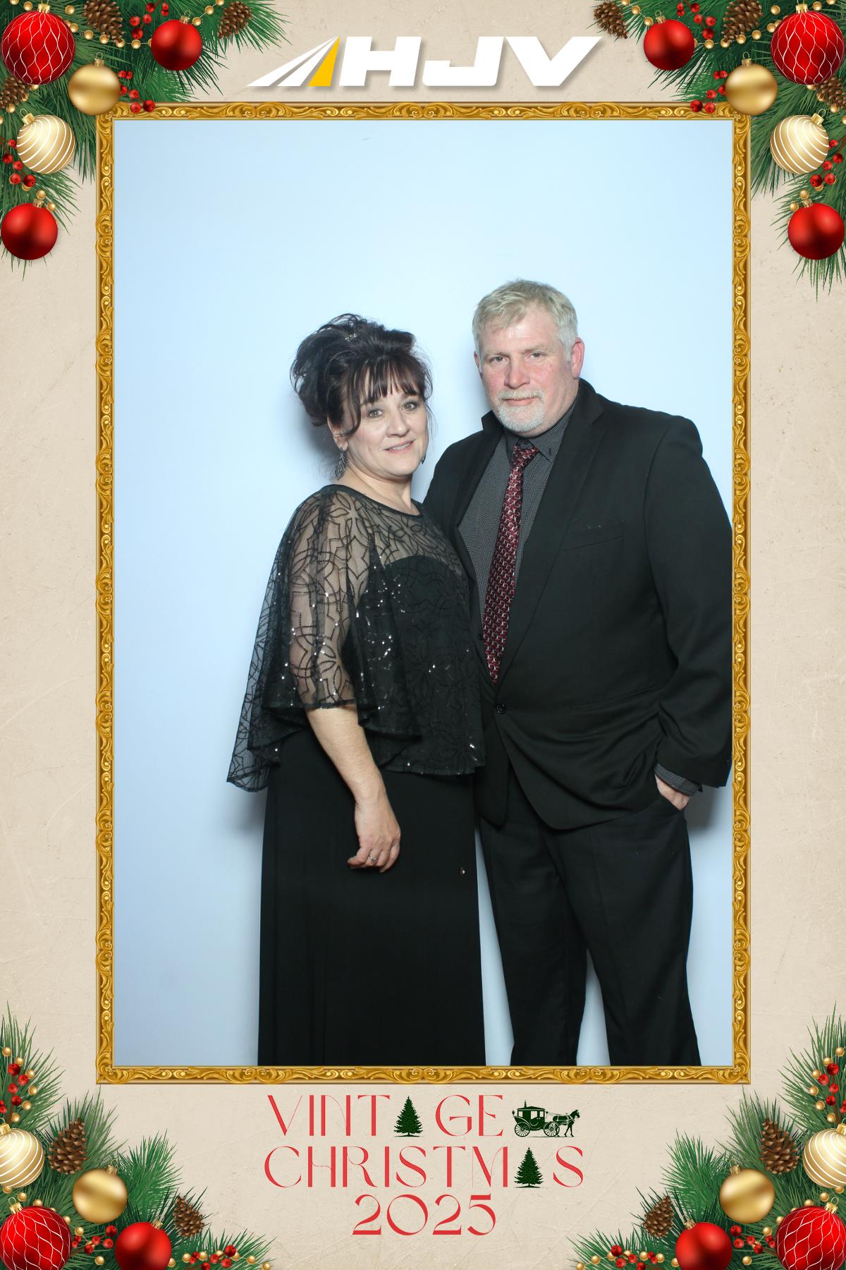 HJV Vintage Christmas 2025 | View more photos from the event at gallery.myselfiemirror.ca/u/romanmyselfiemirrorca/HJV-Vintage-Christmas-2025