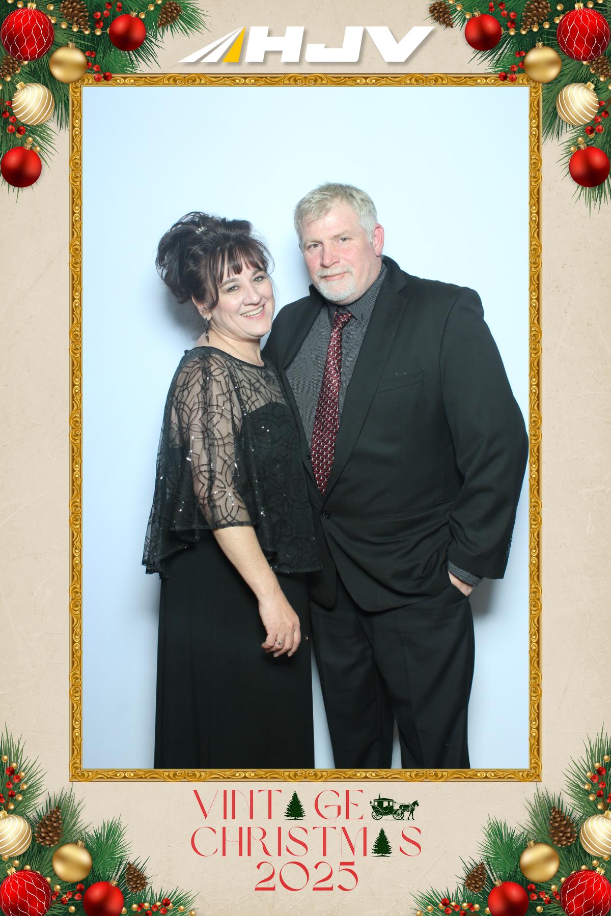 HJV Vintage Christmas 2025 | View more photos from the event at gallery.myselfiemirror.ca/u/romanmyselfiemirrorca/HJV-Vintage-Christmas-2025