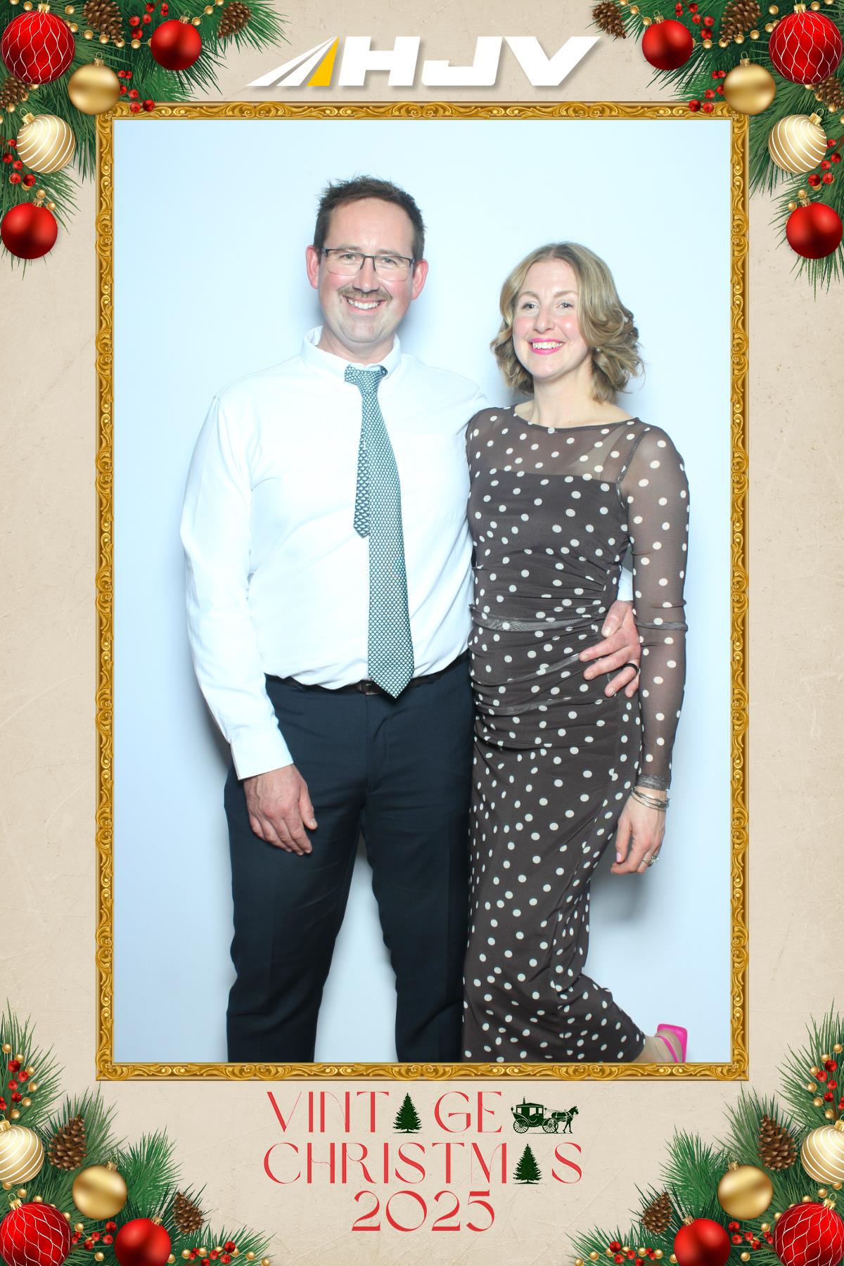 HJV Vintage Christmas 2025 | View more photos from the event at gallery.myselfiemirror.ca/u/romanmyselfiemirrorca/HJV-Vintage-Christmas-2025